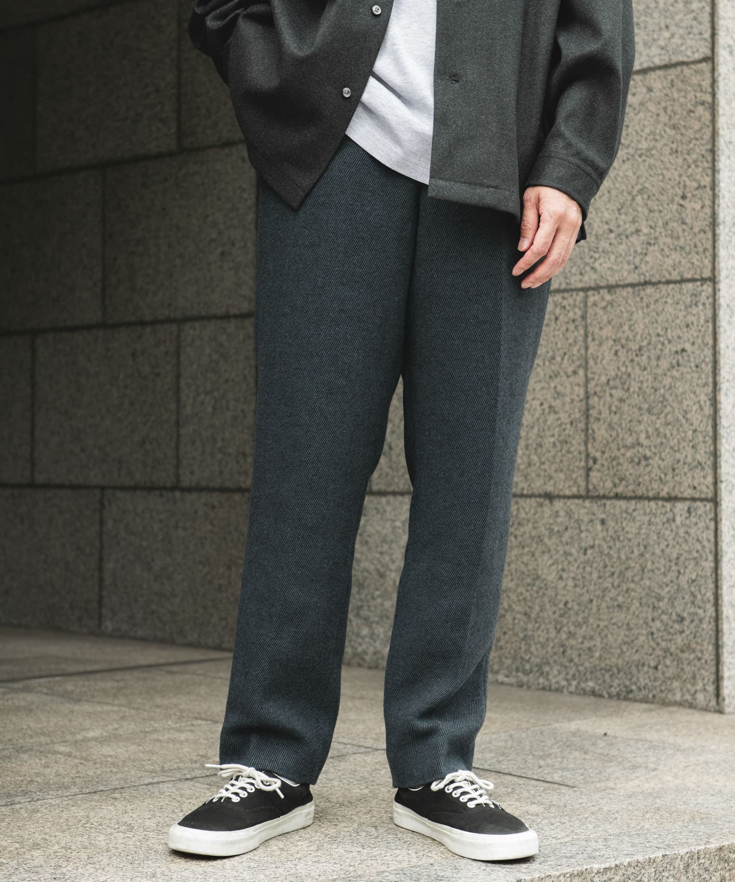 『UR TECH』完声/暖 テーパードパンツ