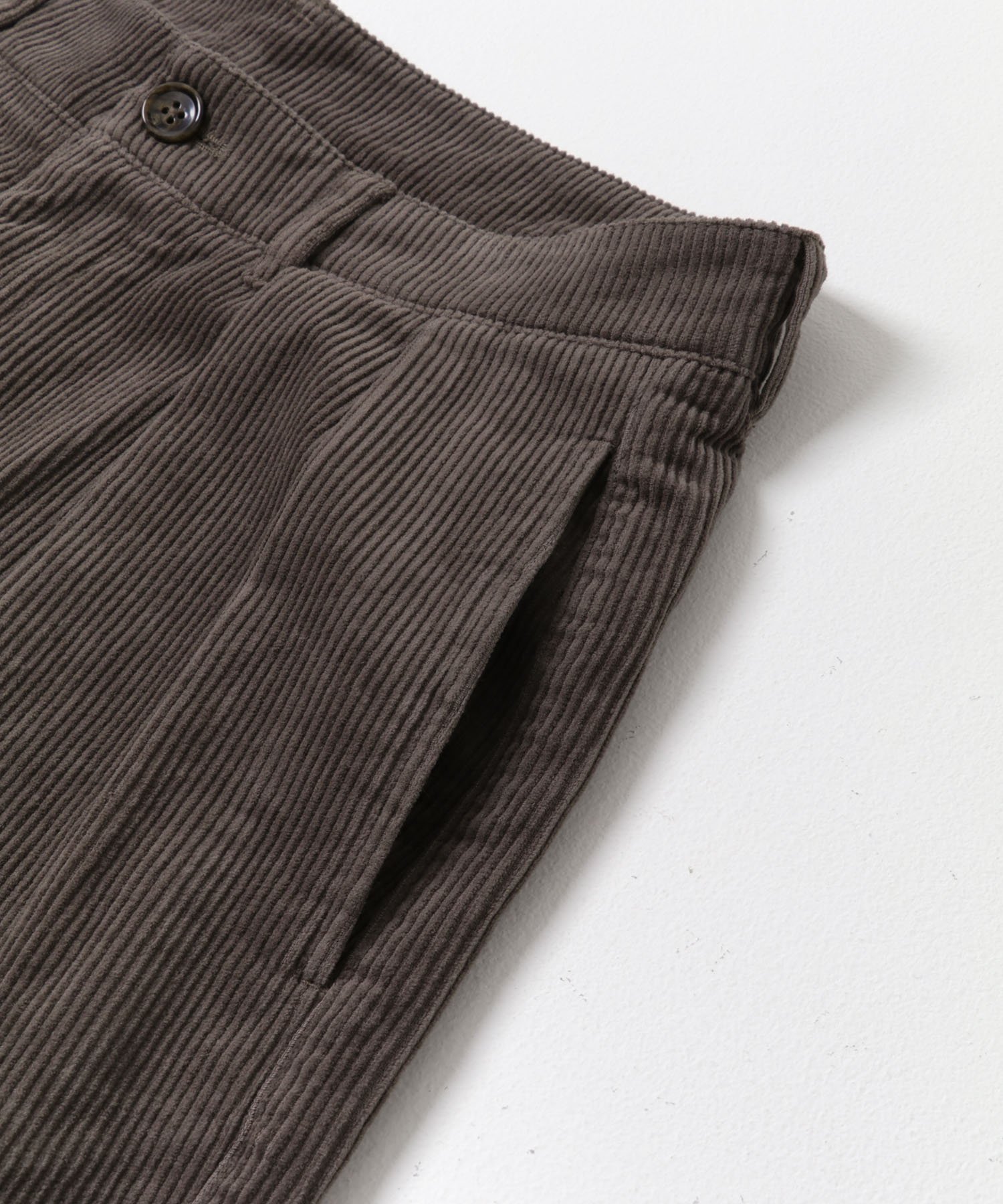 2タック太畝コーデュロイパンツ BROWN M