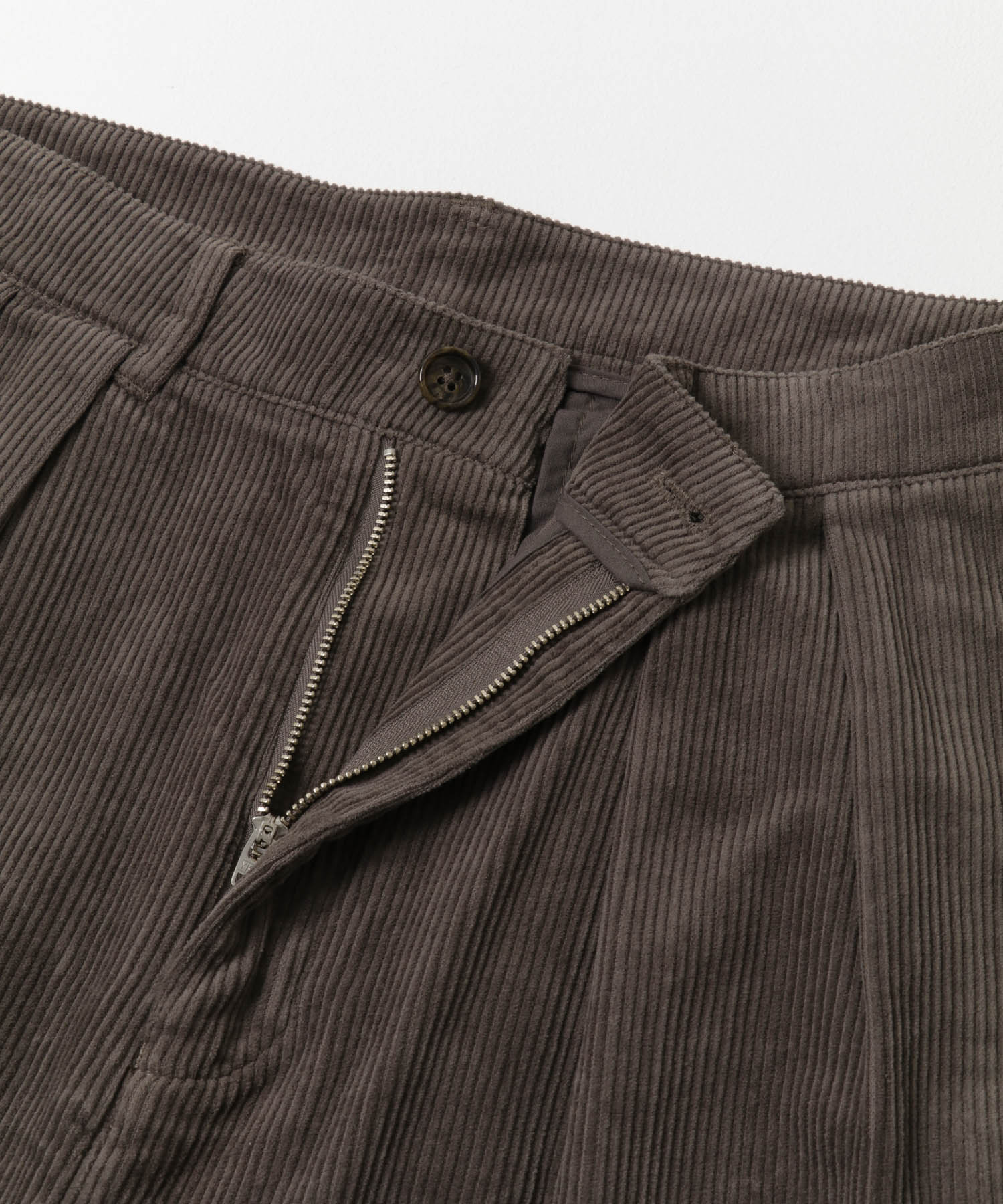 2タック太畝コーデュロイパンツ BROWN M