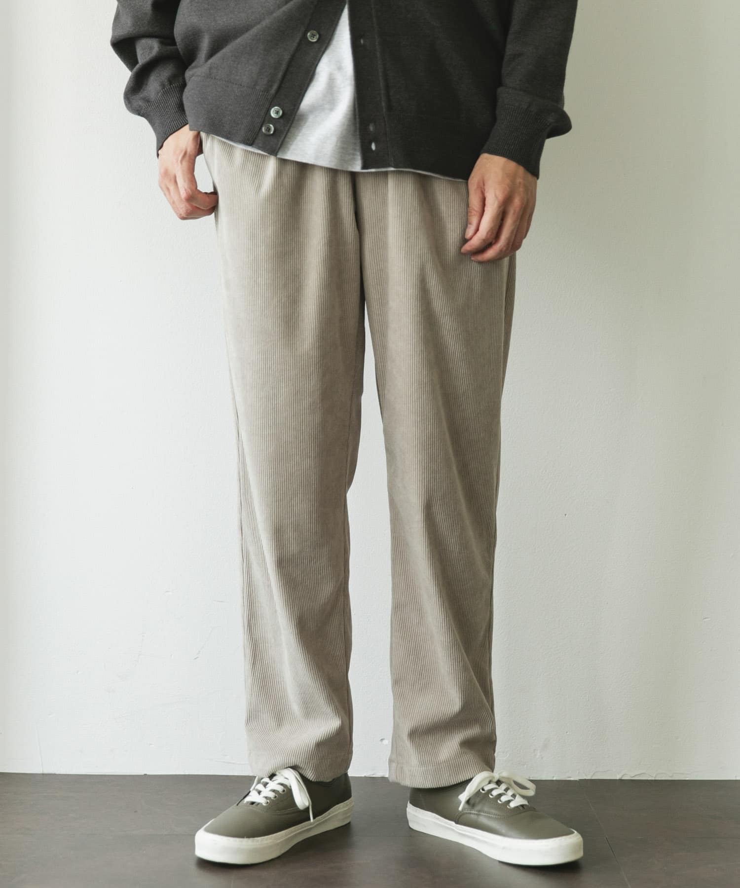 『イージーケア』『UR TECH』コーデュロイイージートラウザー