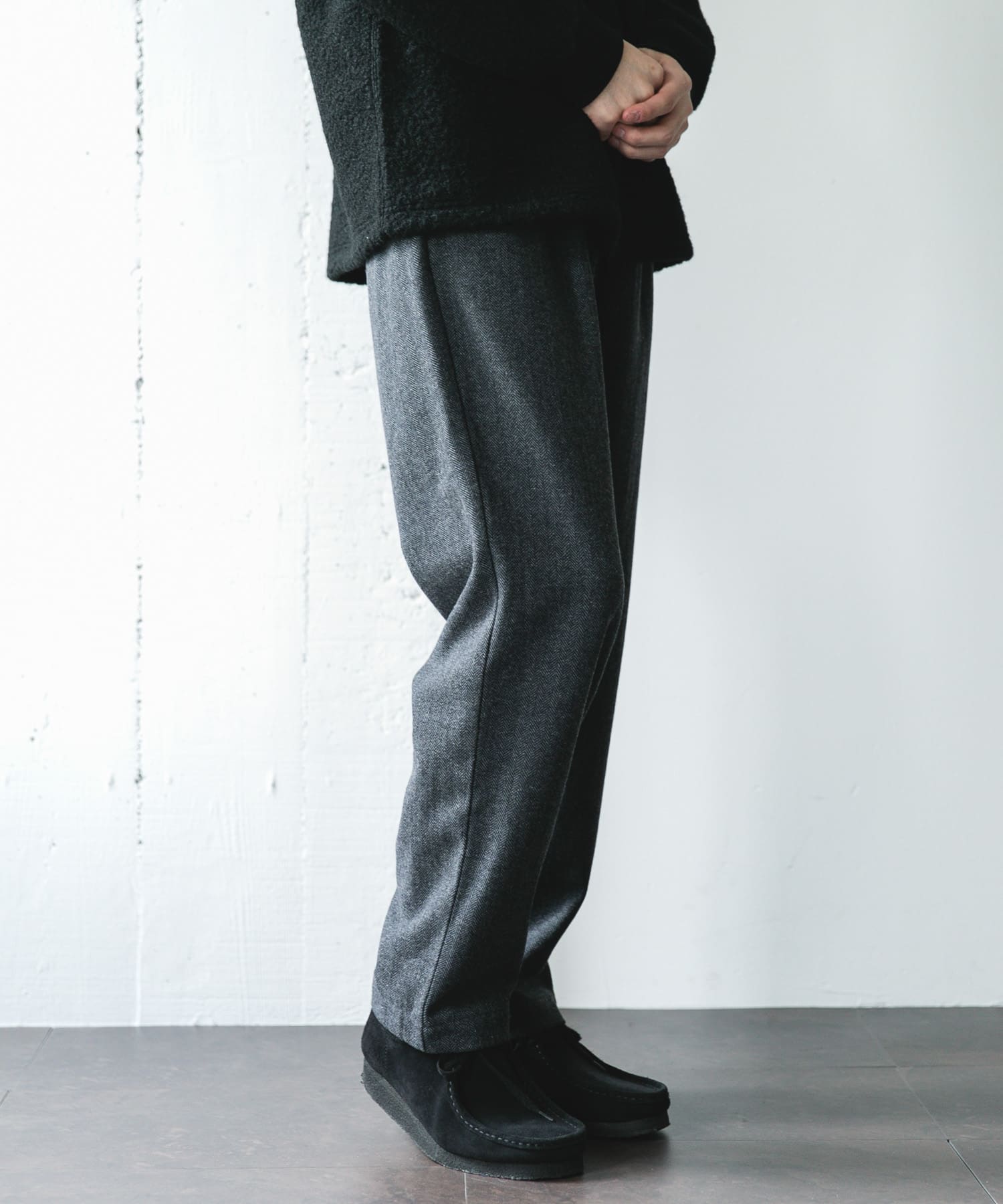OVERCOAT ストレートレギュラートラウザーパンツ ウールヘリンボーン ウール混ヘリンボーンイージートラウザー(M BROWN): ボトム｜URBAN
