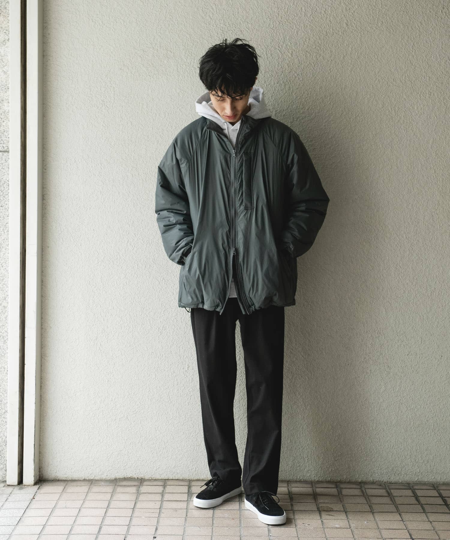 GRAY