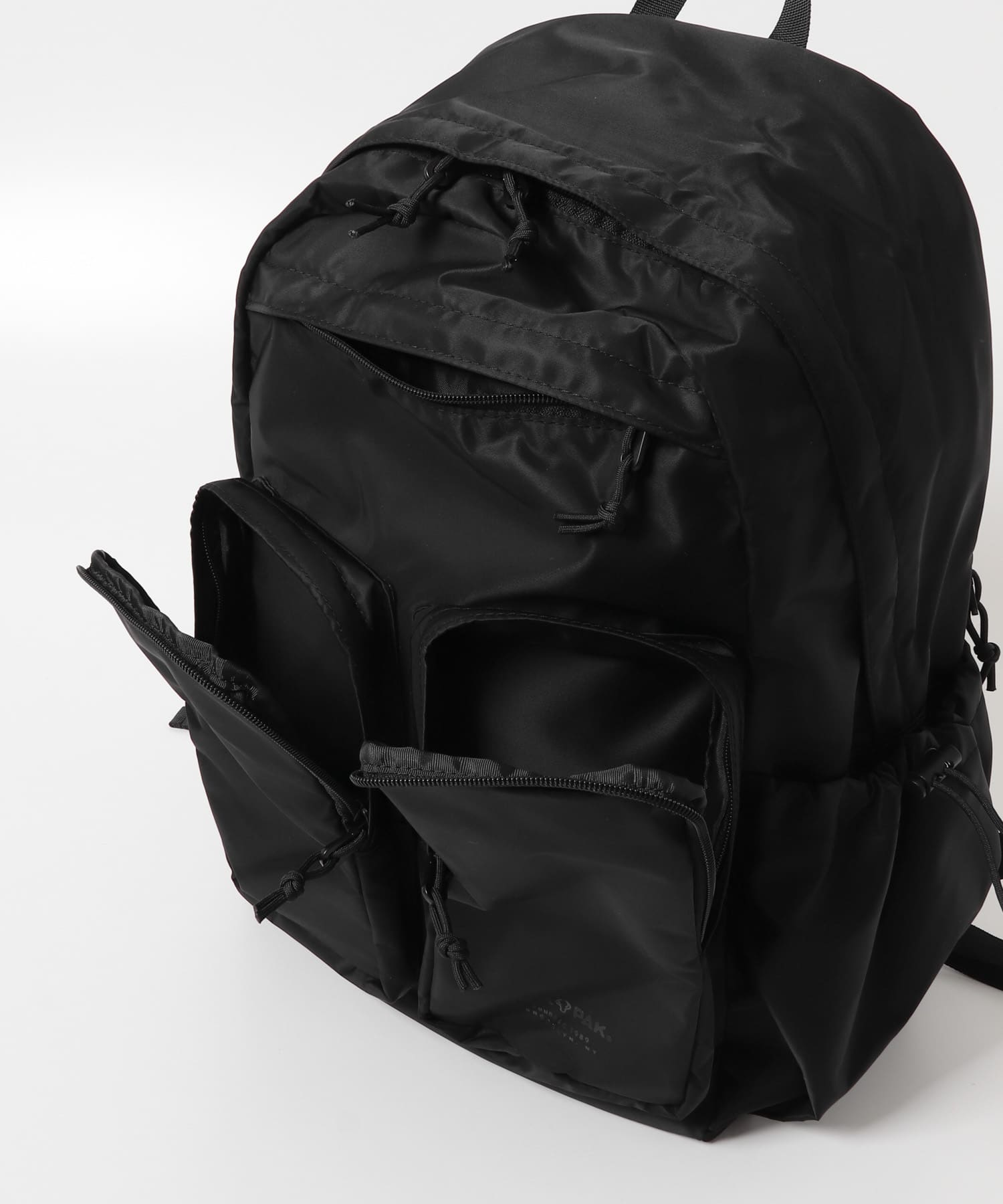 別注』YAKPAK×DOORS マルチポケットデイパック(- BLACK): バッグ