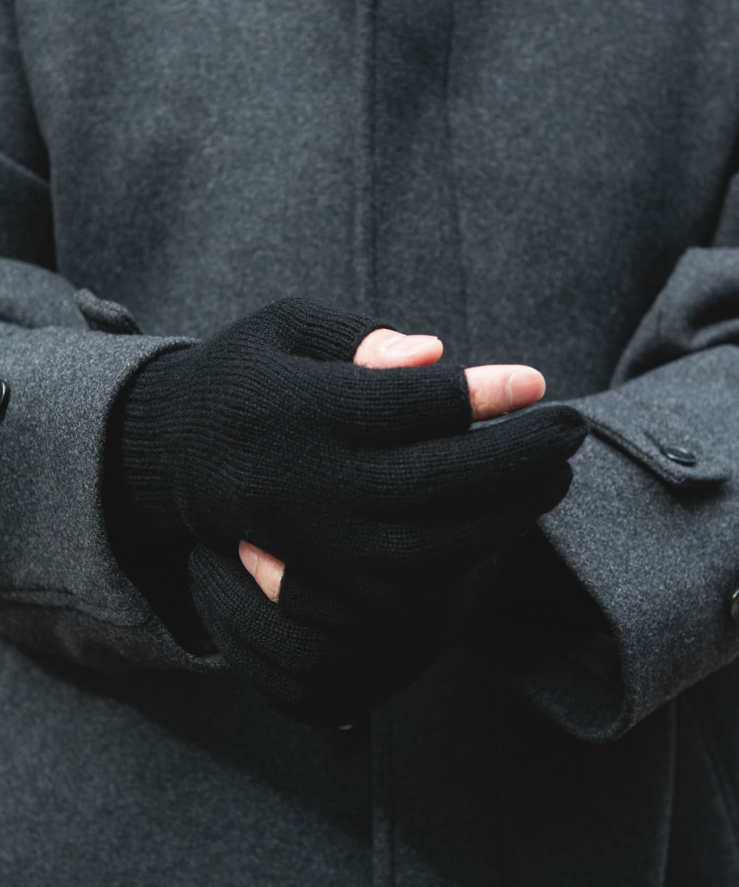 カットオフニットグローブ(- BLACK): ファッション雑貨｜URBAN