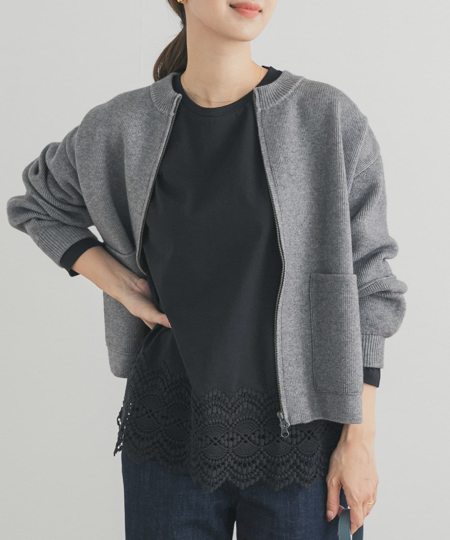 裾レースカットソー