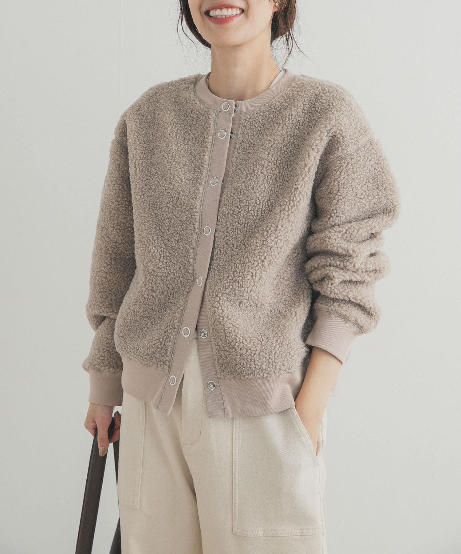 L/BEIGE