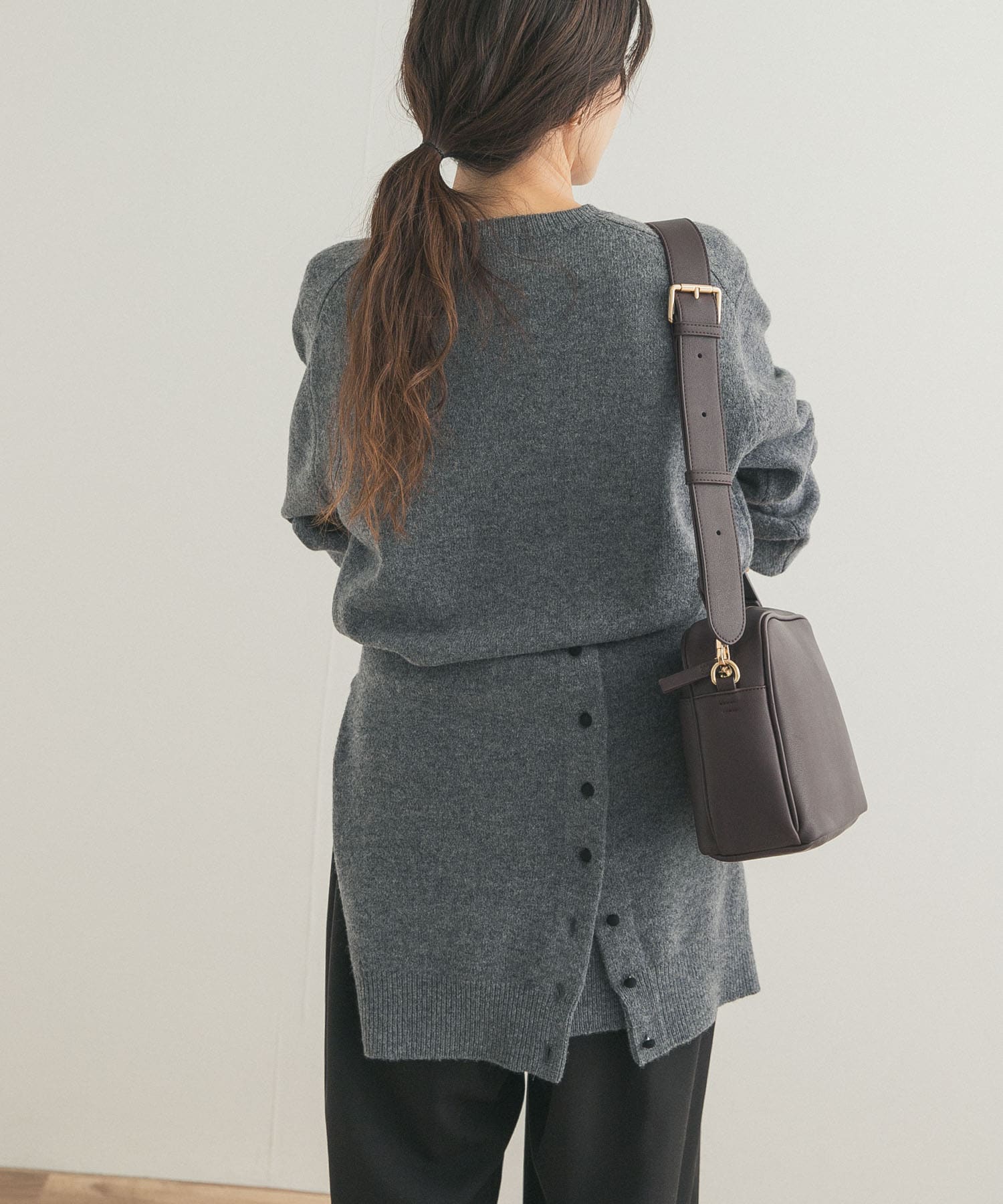 TOP GRAY