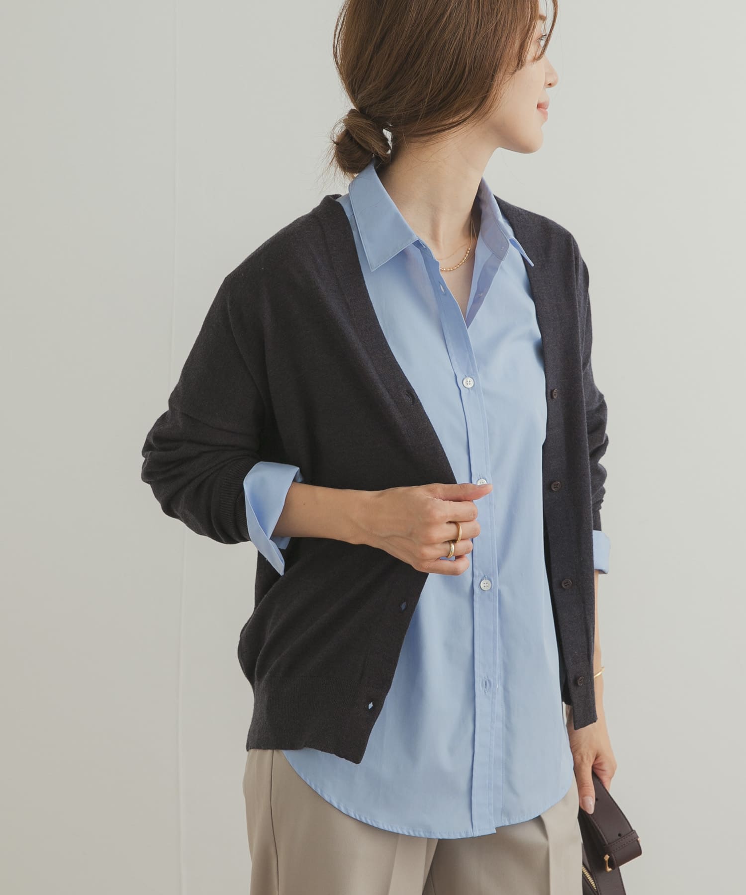 Vネックソフトニットカーディガン