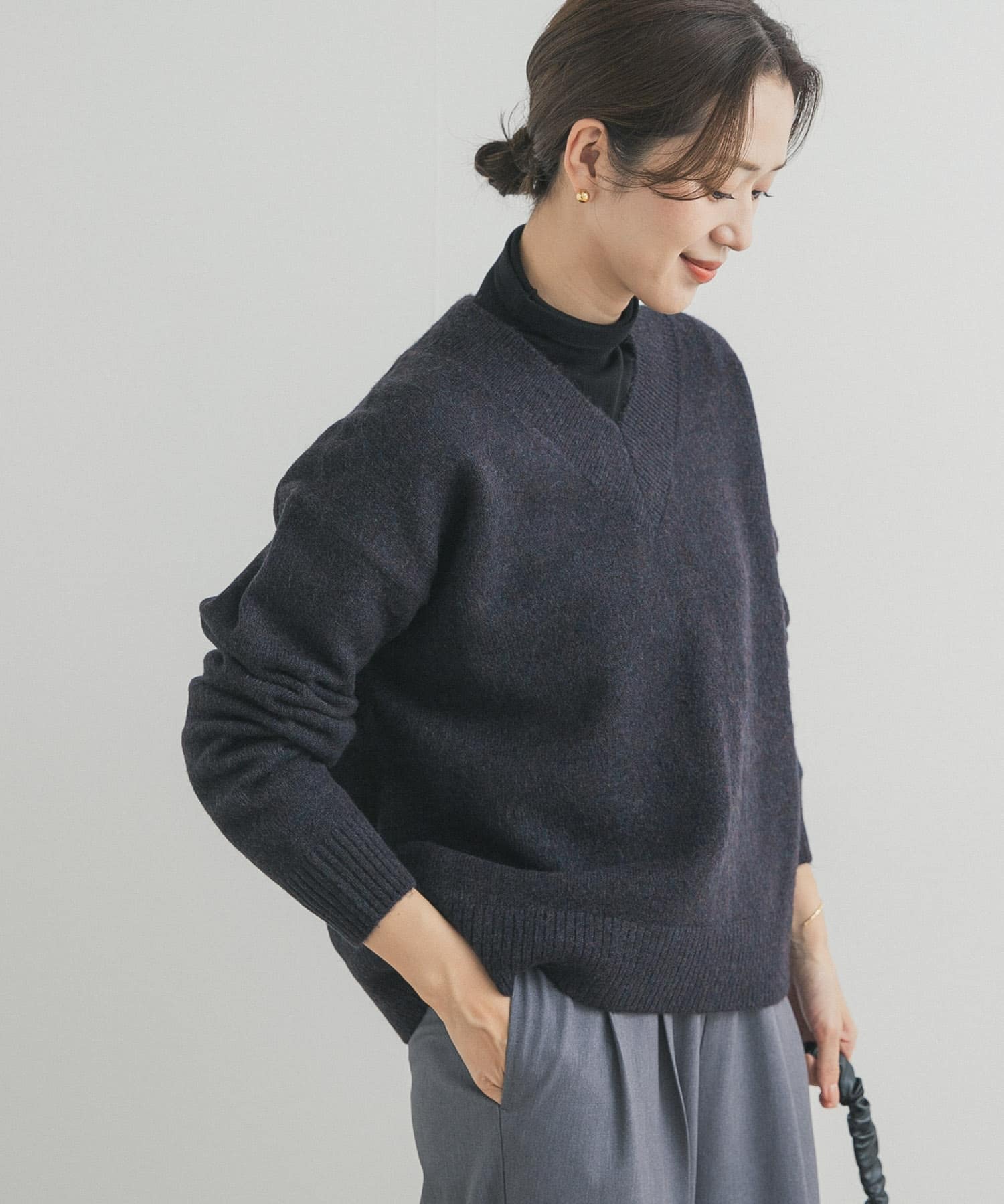 VネックKNITプルオーバー