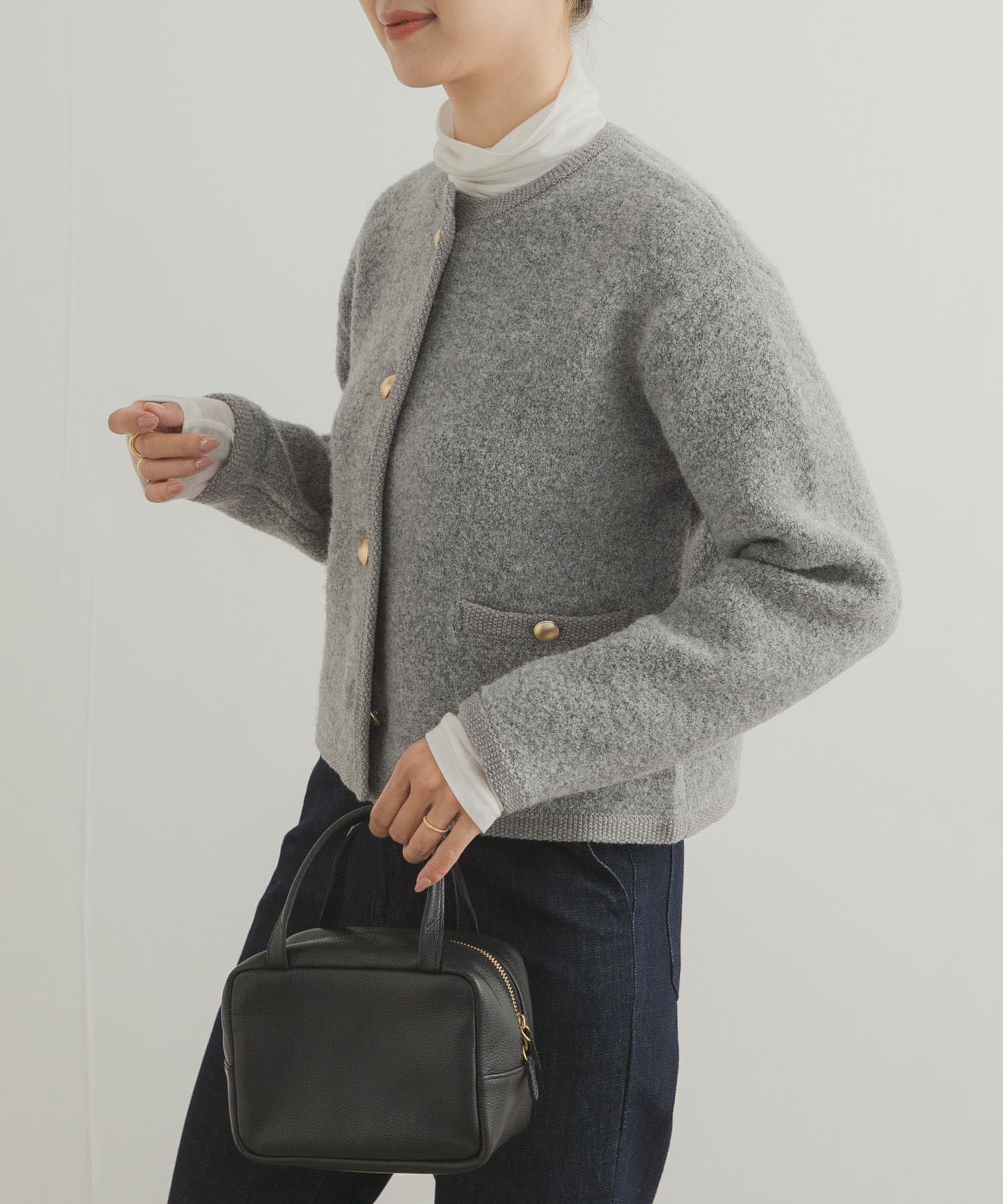 GRAY