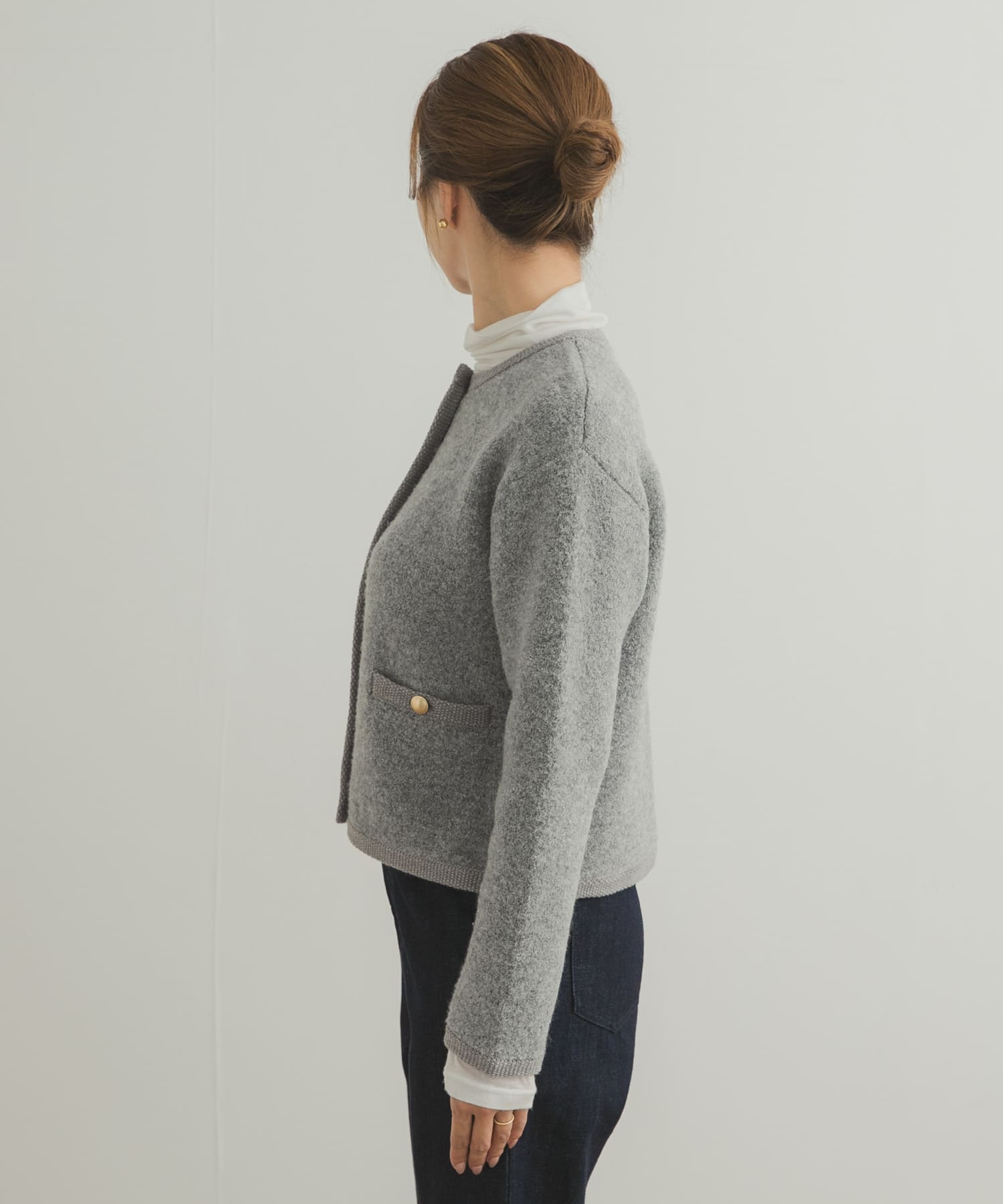 GRAY