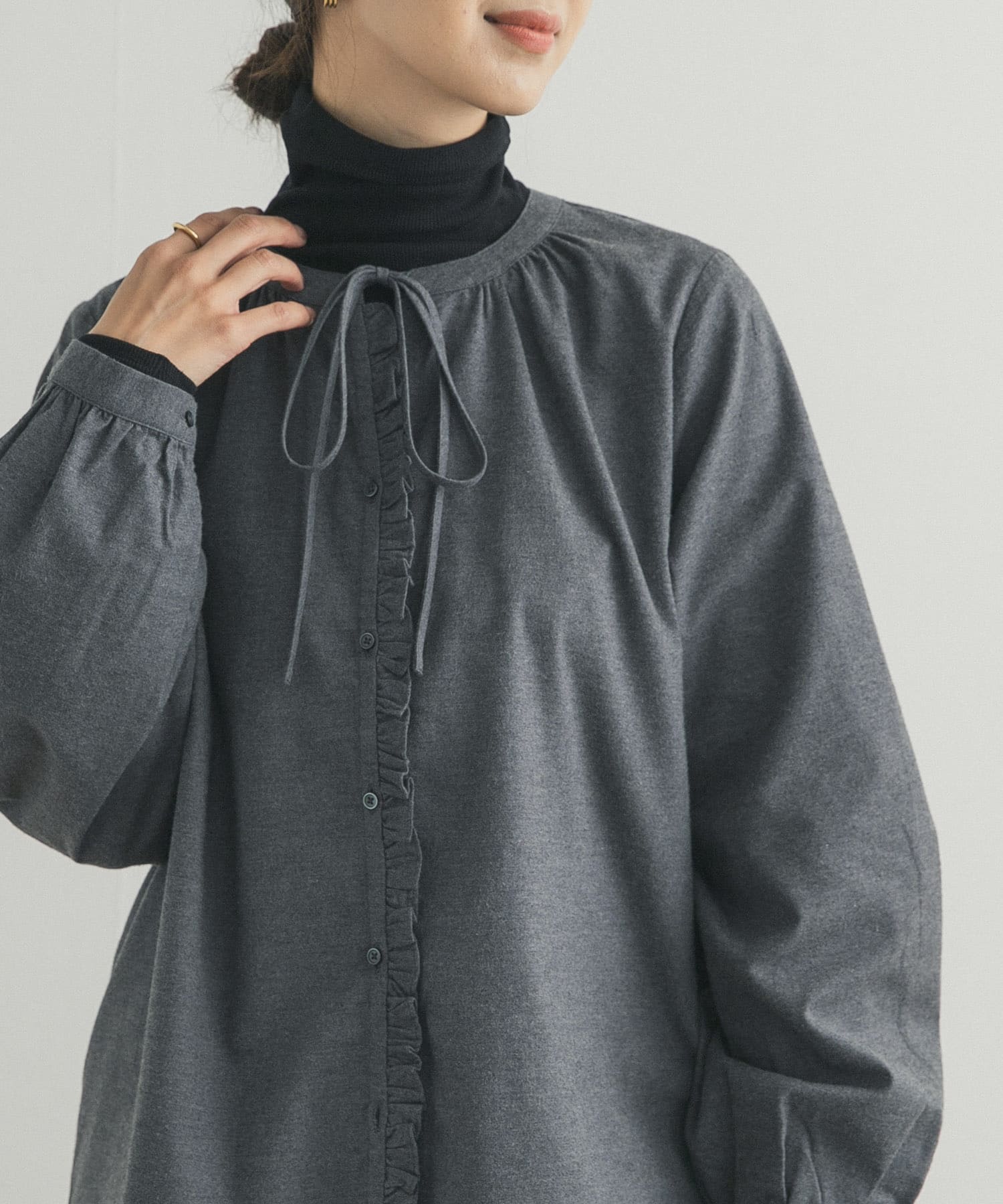 『蓄熱』フリルリボンブラウス