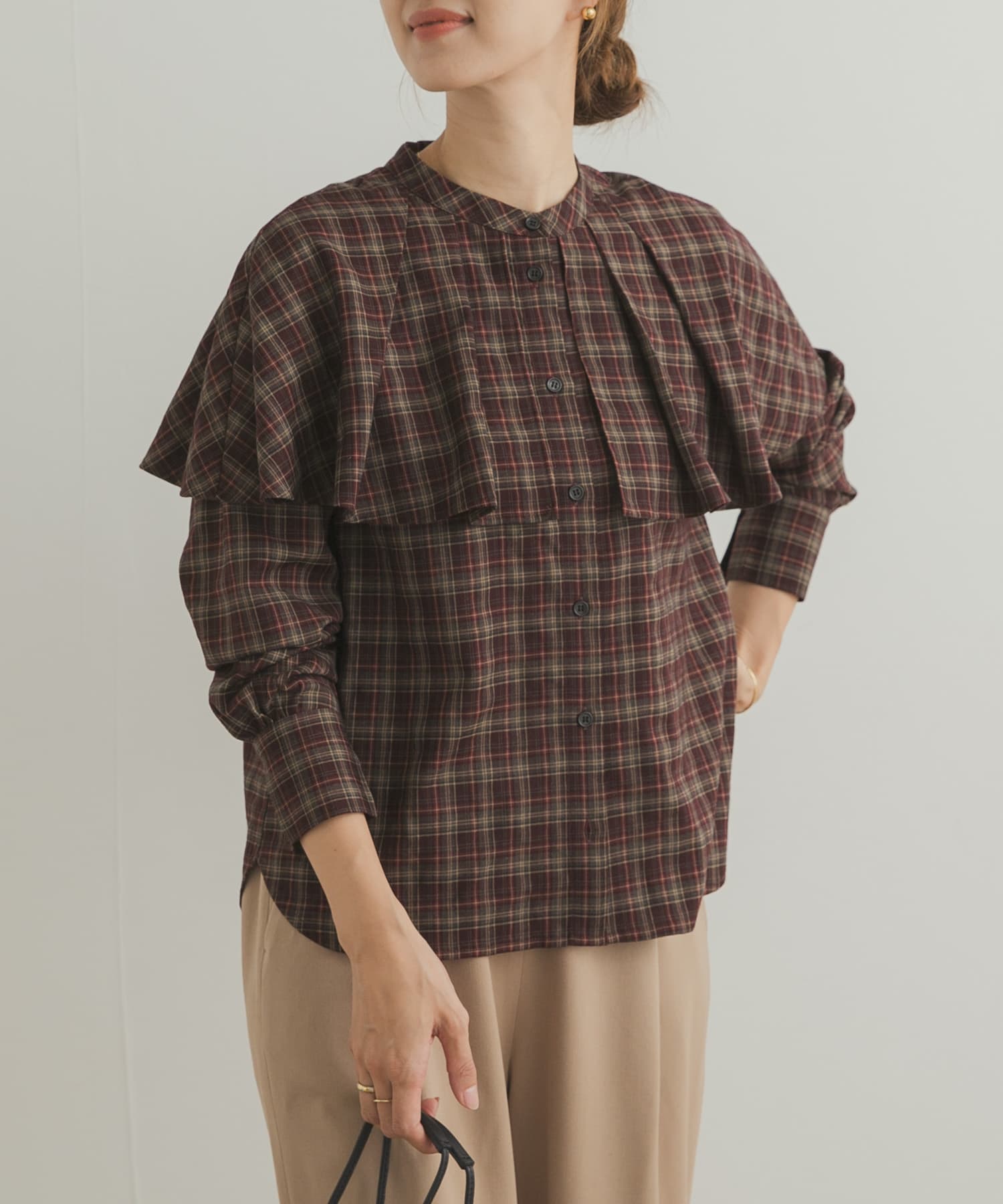 チェックケープフリルブラウス