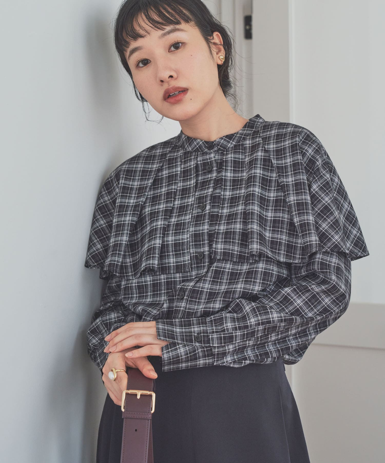 チェックケープフリルブラウス