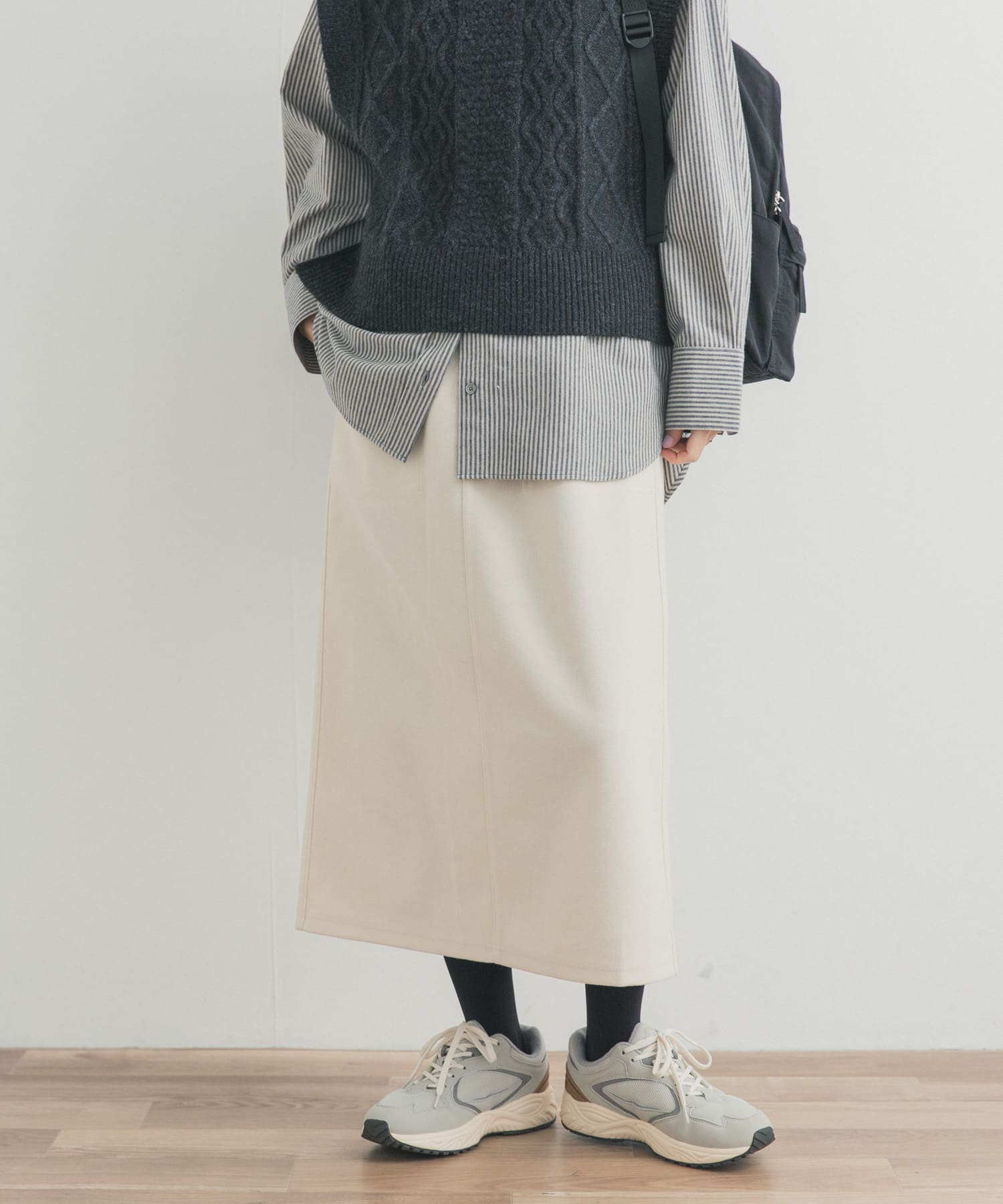 『UR TECH』ニットメルトンスカート