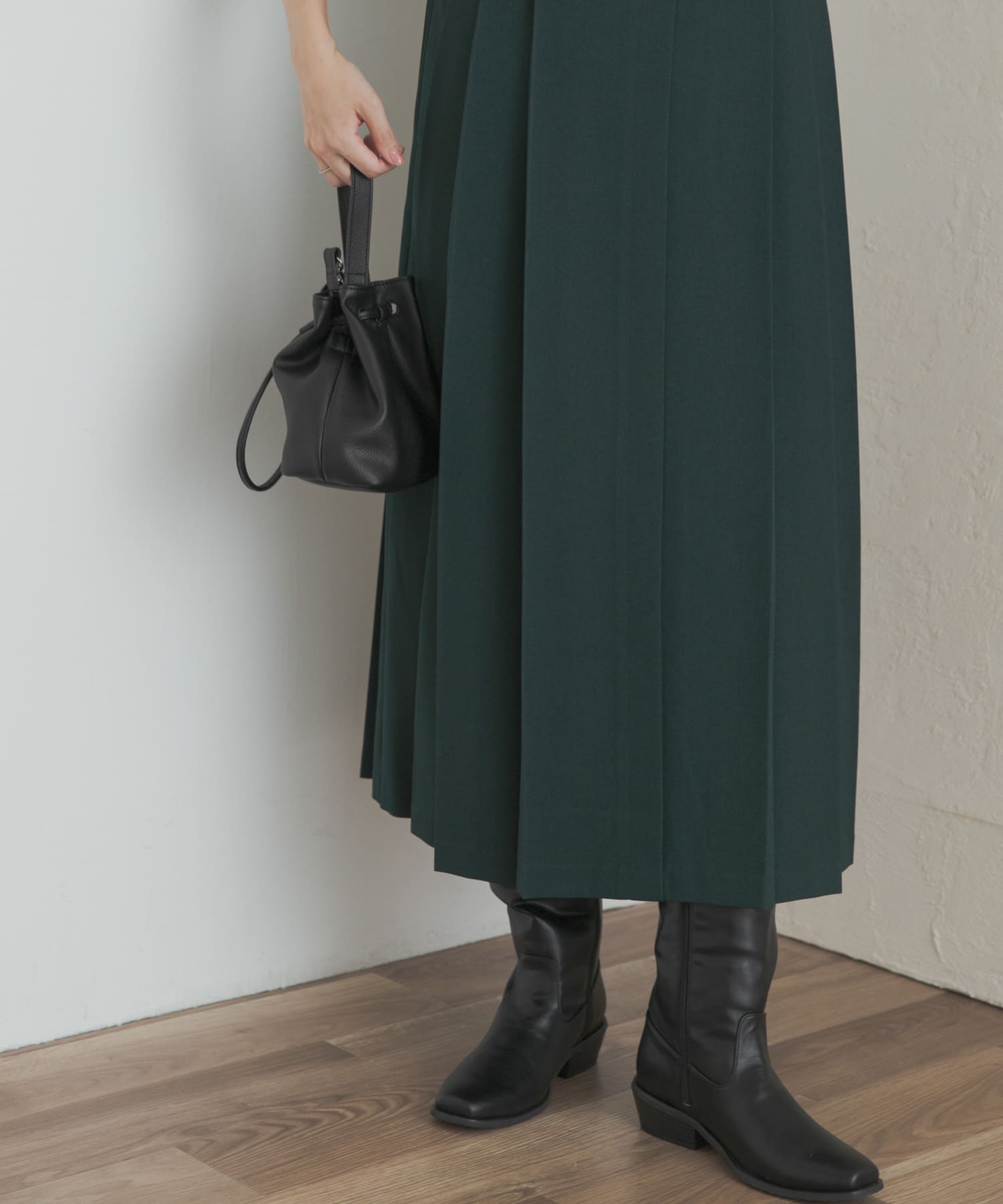 GREEN