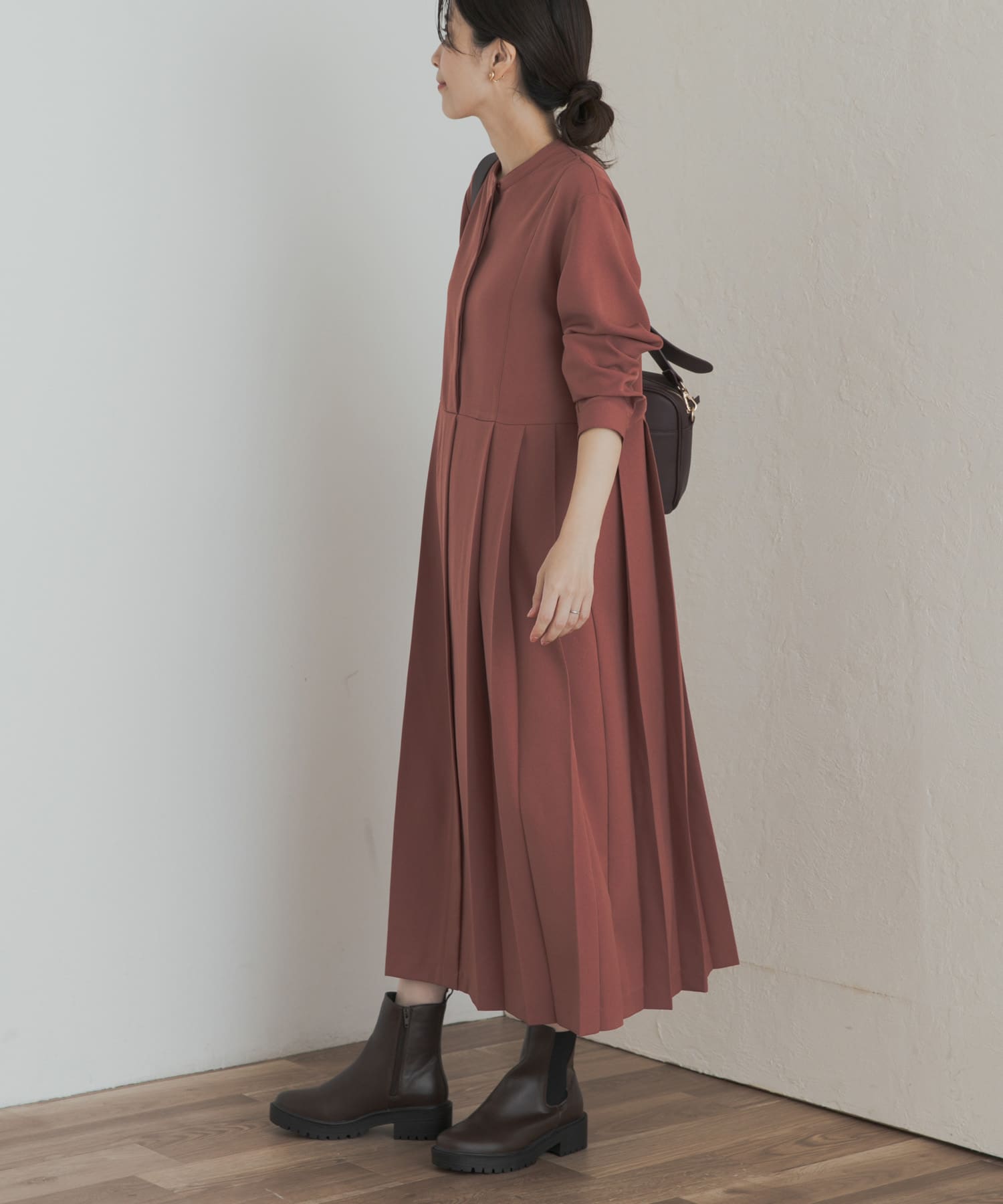 『一部WEB限定カラー』『UR TECH SMOOTHLUXE』サイドプリーツ切替ワンピース