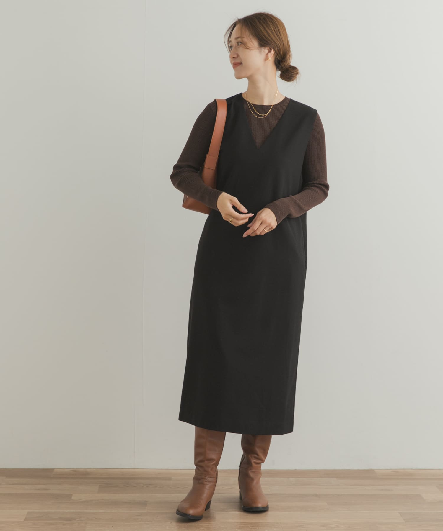 『UR TECH』ストレートラインジャンパースカート BLACK M