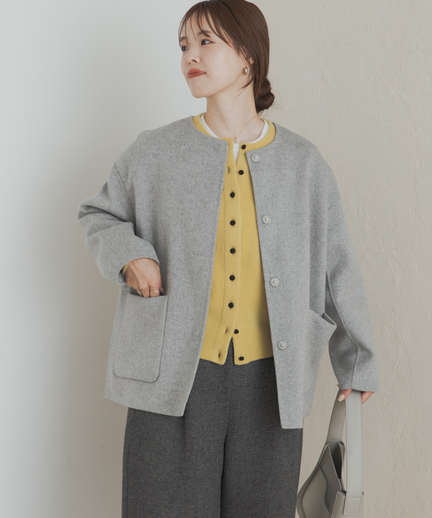 GRAY