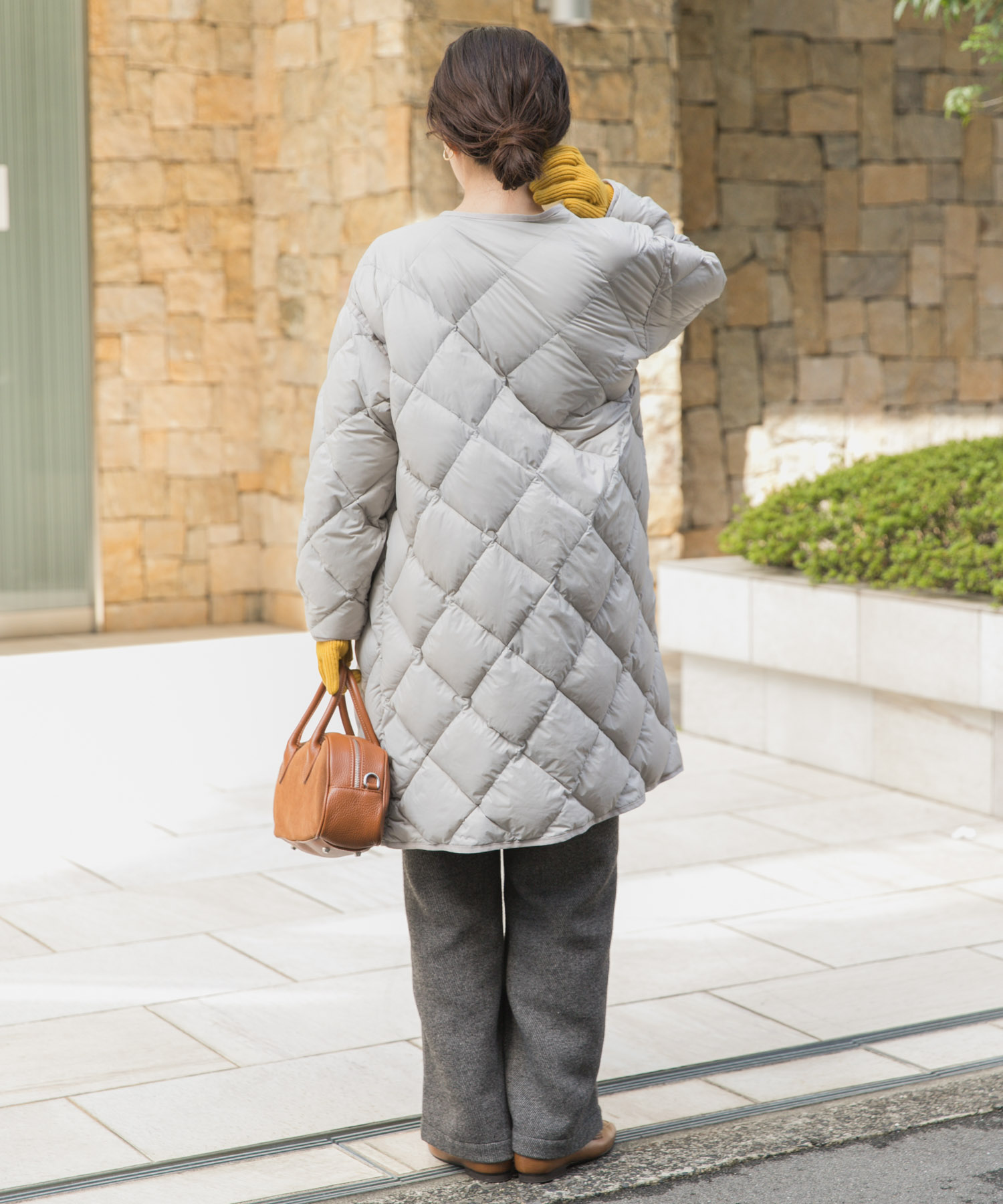 新品☆URBANRESEARCHDOORSライトダウンロングキルトコートカーキ アーバンリサーチ ドアーズ URBAN RESEARCH DOORS ライトダウン