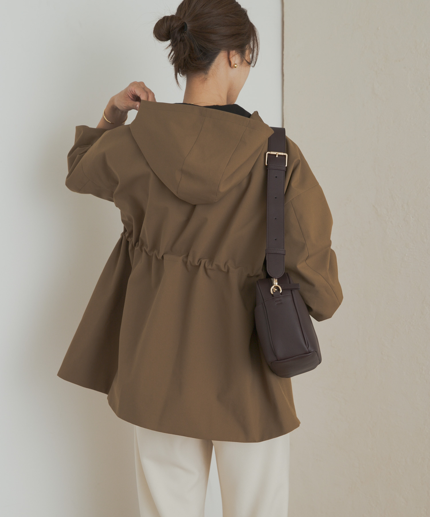 D.BEIGE