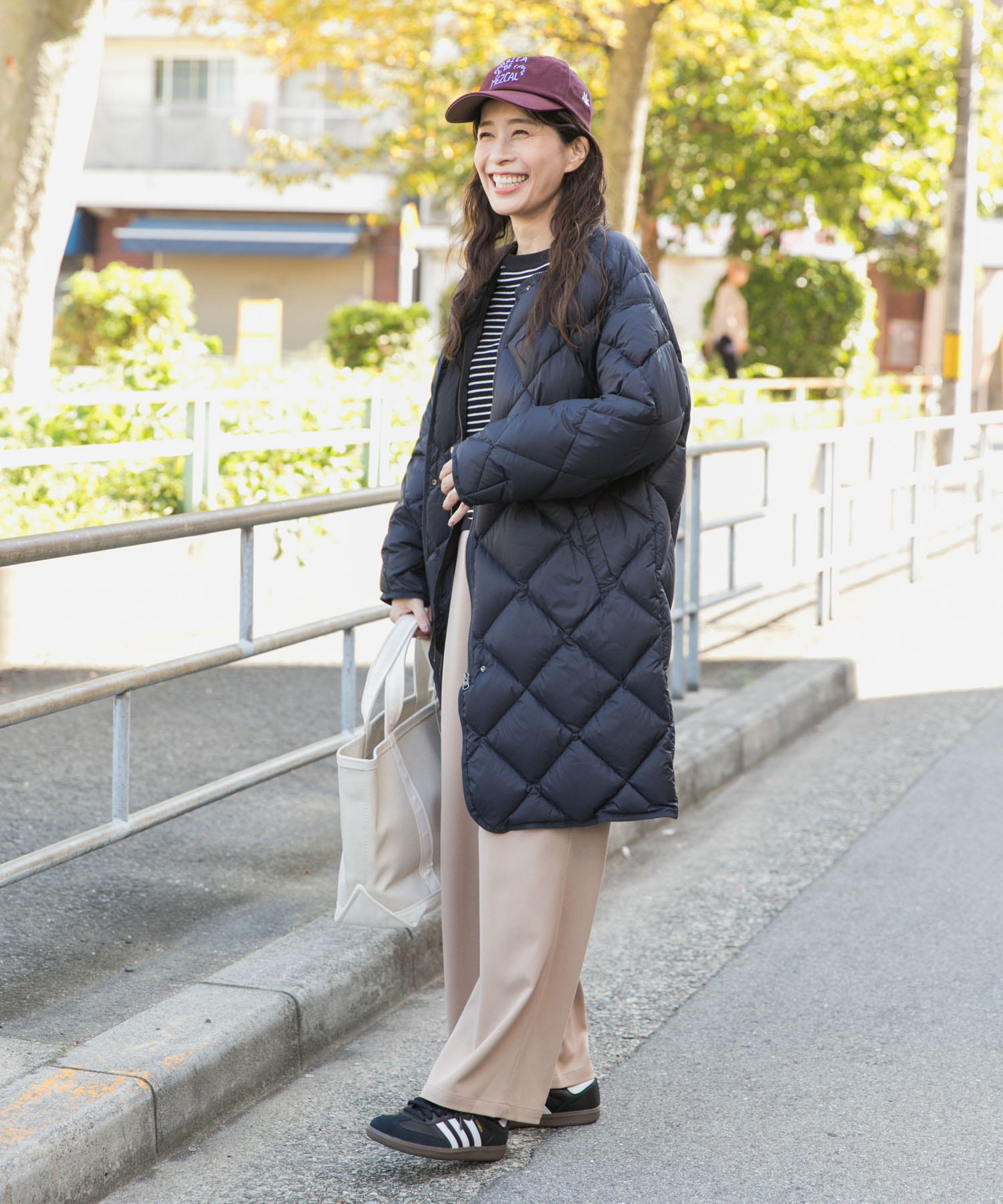 ライトダウンキルトロングコート NAVY M