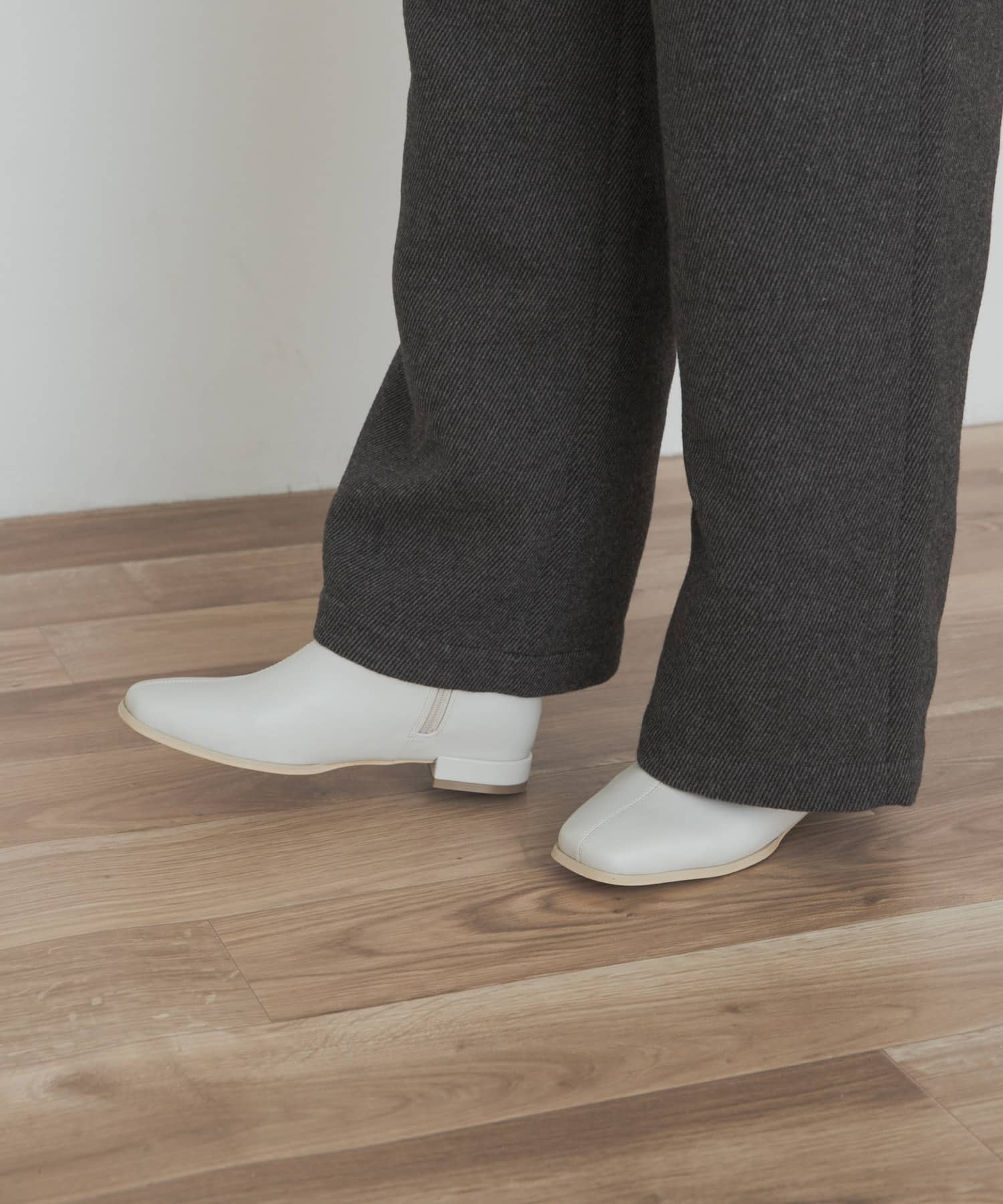 スタイルアップブーツ IVORY 36