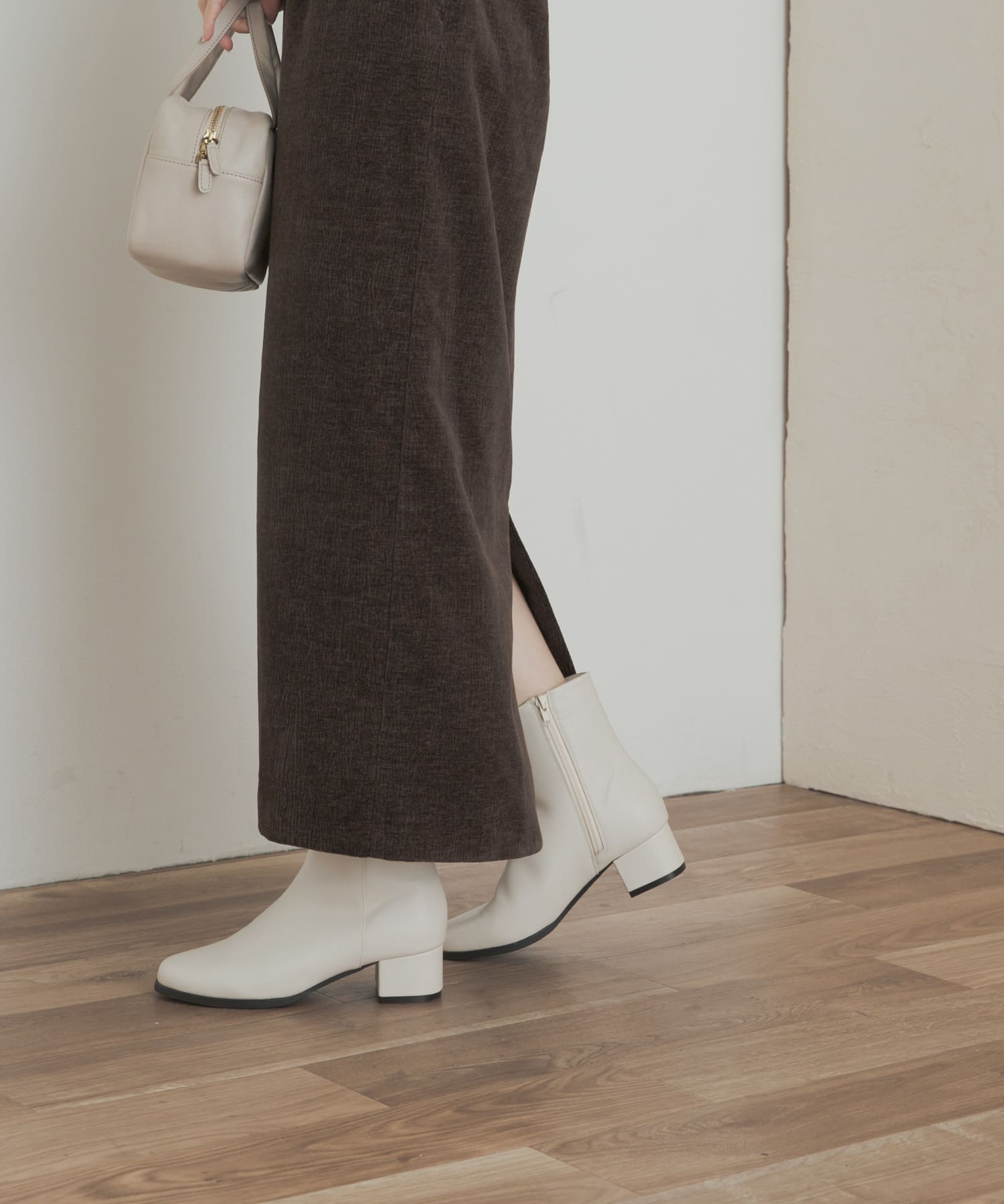 チャンキーヒールブーツ