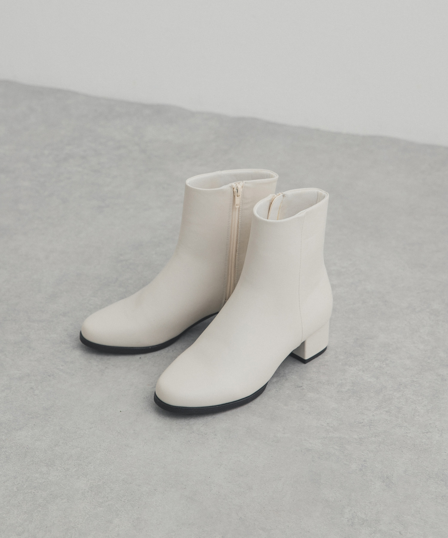 チャンキーヒールブーツ IVORY 36