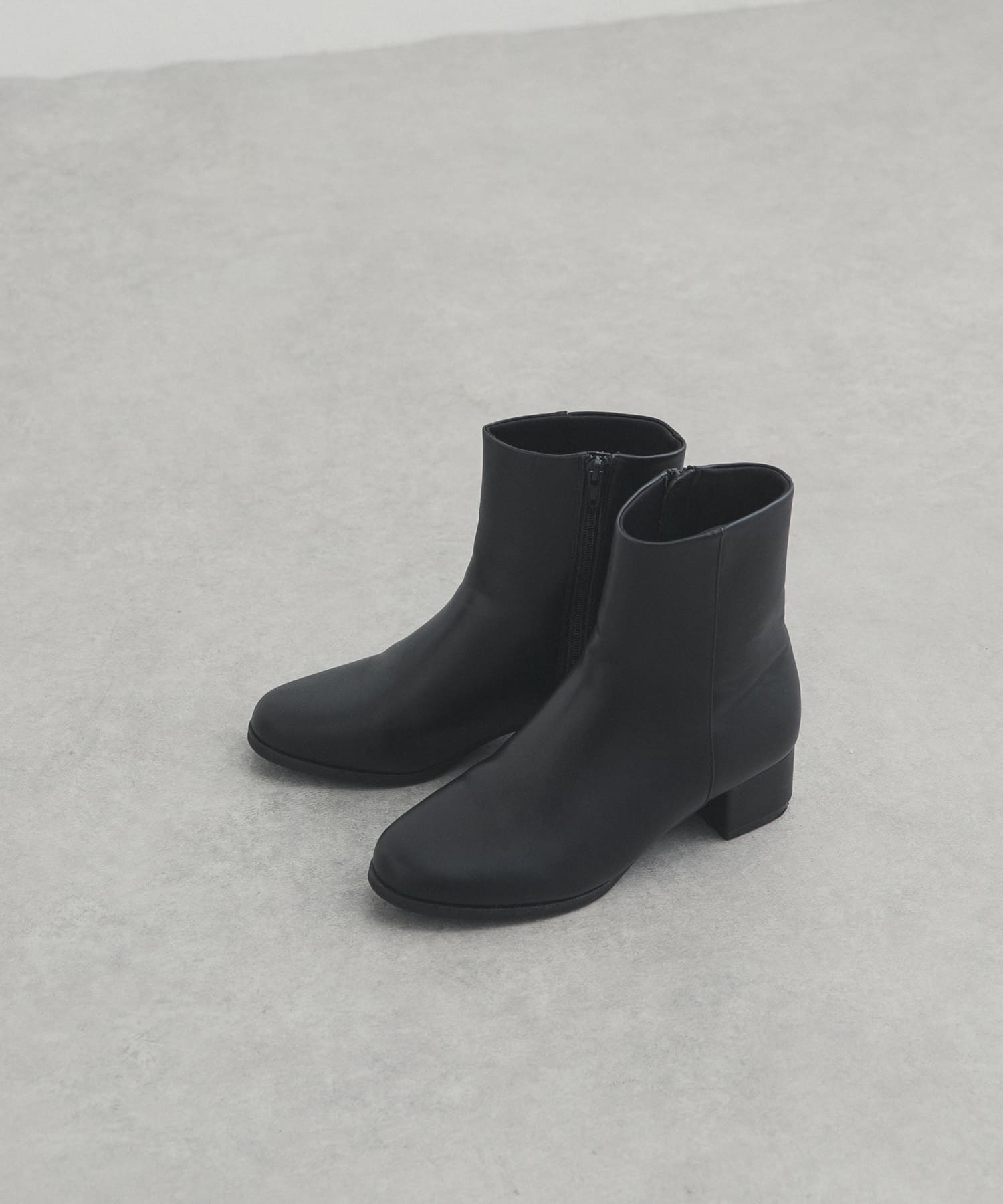 チャンキーヒールブーツ