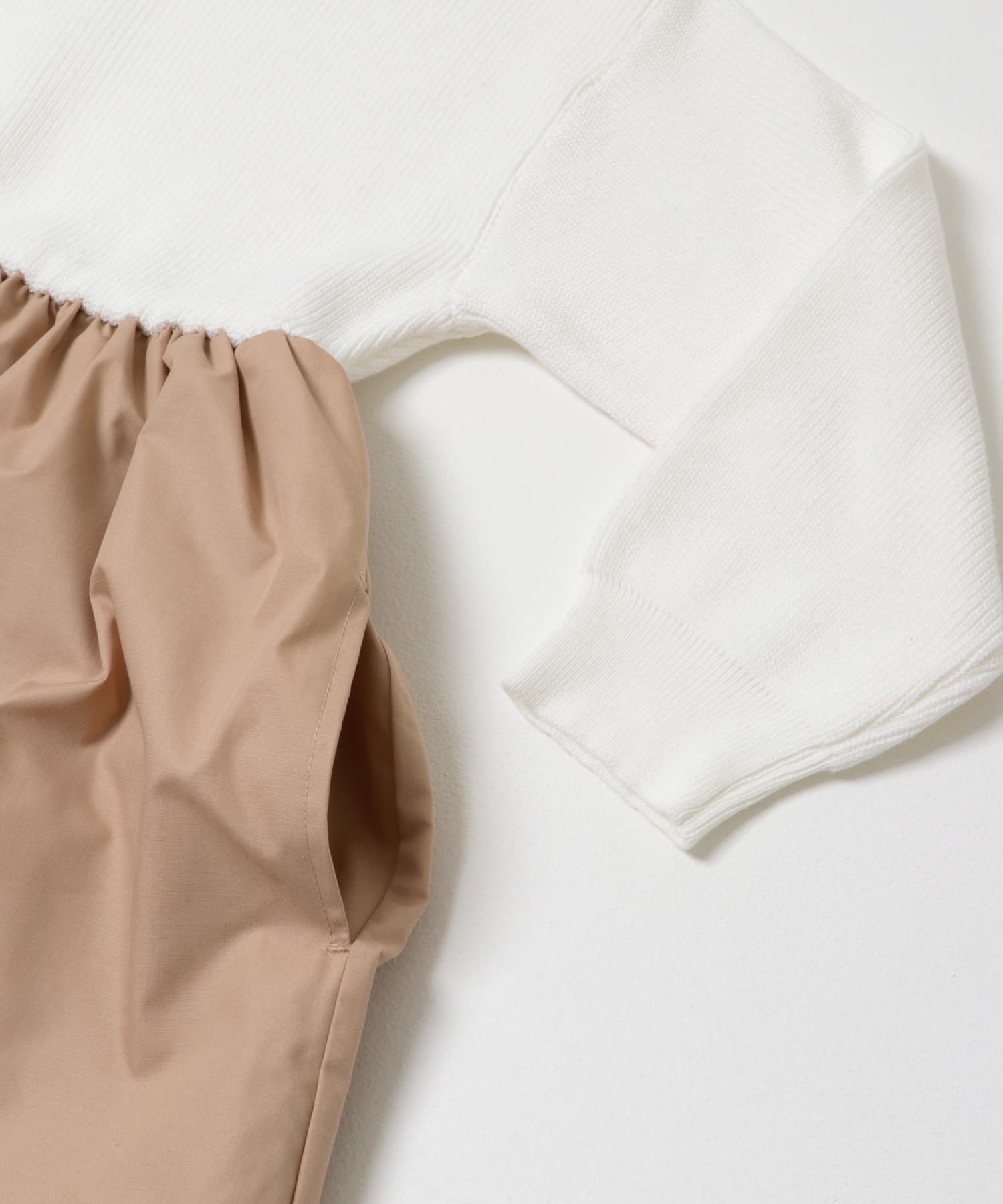 『親子リンク』ニットドッキングワンピース(KIDS) OFF×BEIGE 105(100-110)