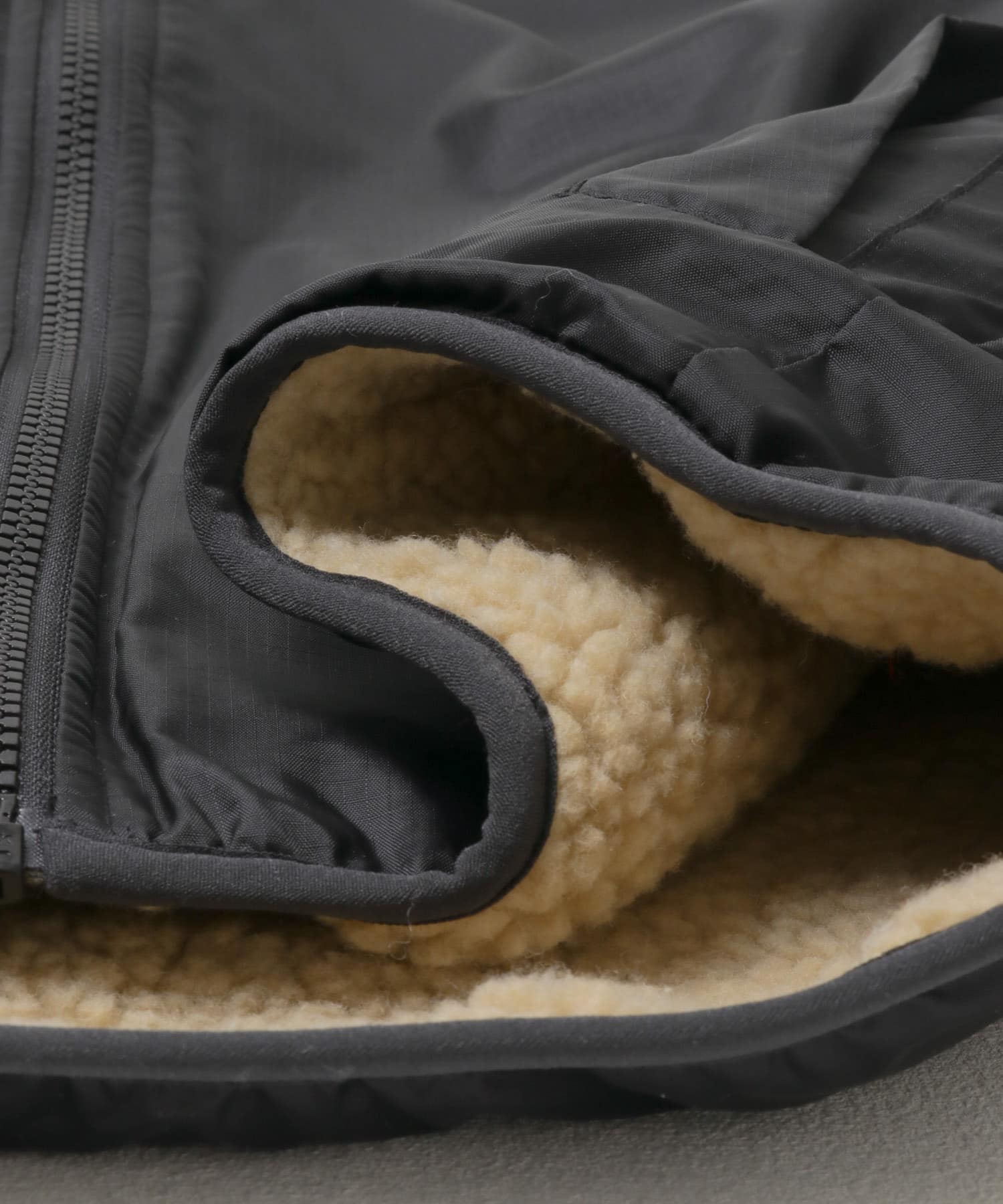 リバーシブルボアベスト(KIDS) BLK×BE 105