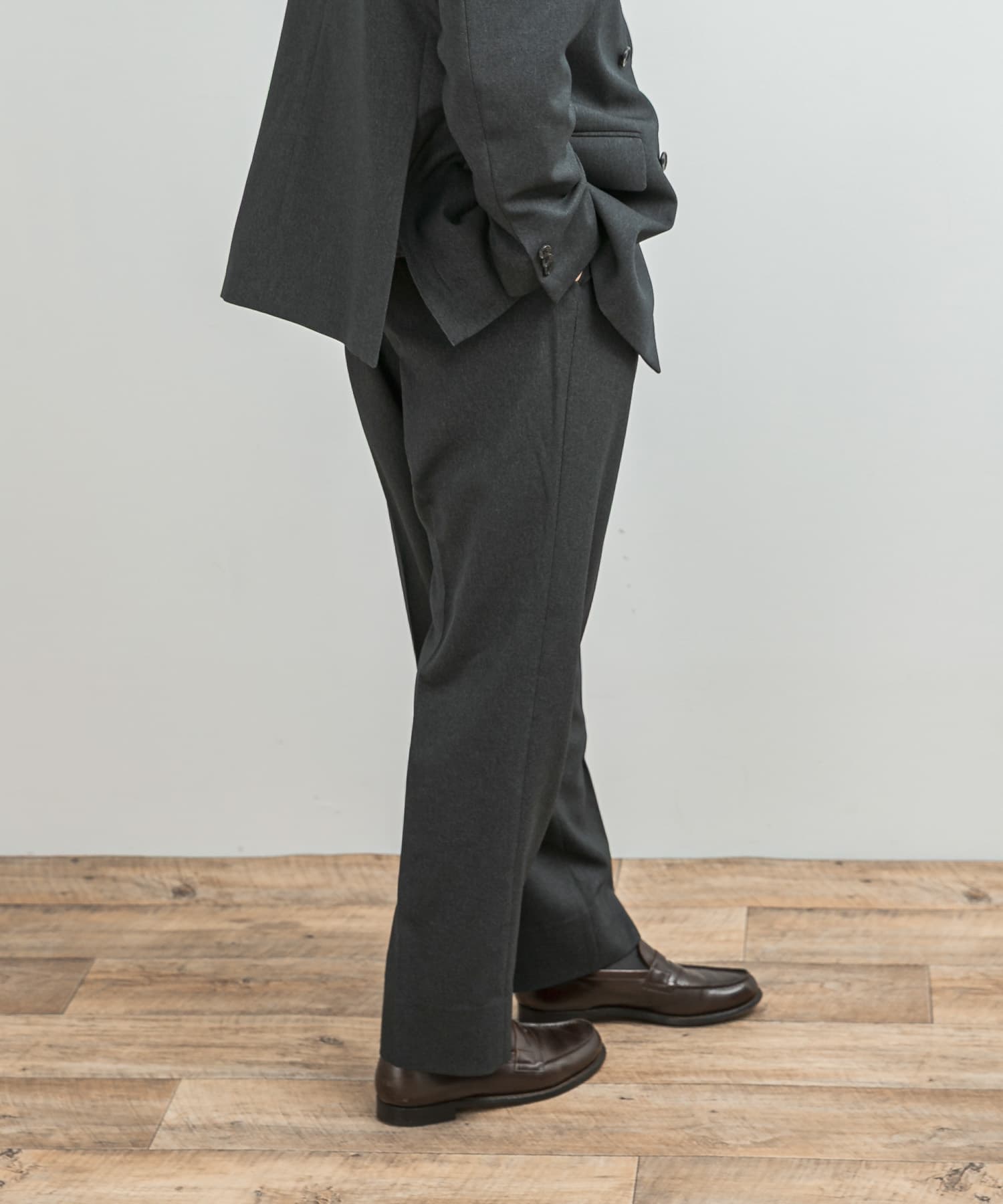LIFE STYLE TAILOR ピンヘッドツイルストレッチ2タックパンツ(S NAVY