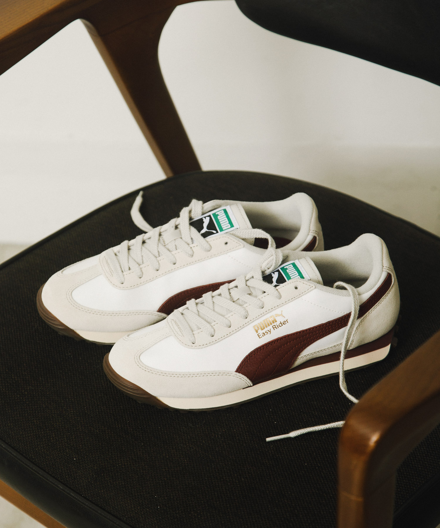 『一部WEB限定サイズ』PUMA　Exclusive イージーライダー VTG WHT/RUBY 22.5
