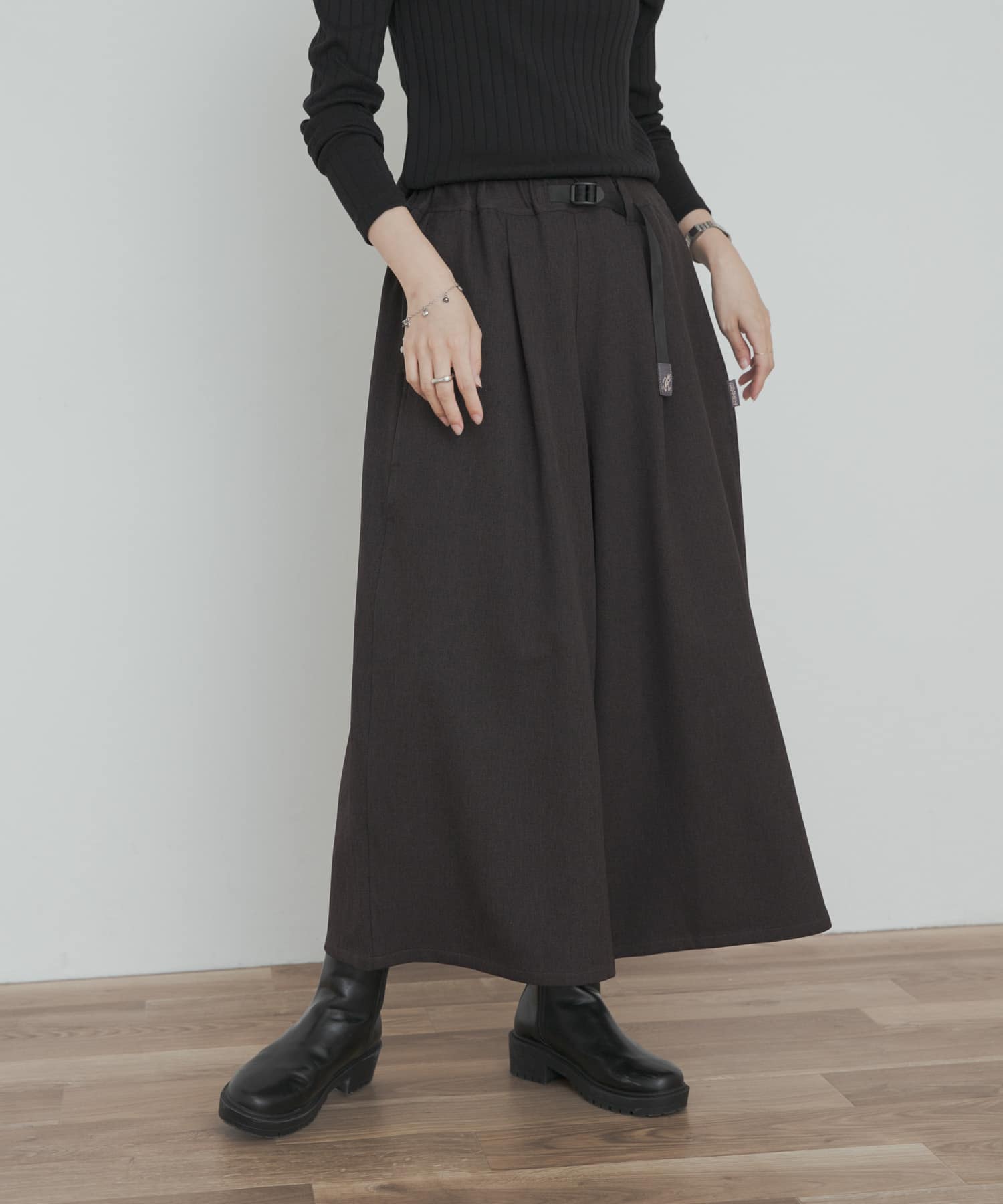 『別注』Gramicci　ONETUCK WOOLLIKE PANTS BROWN one