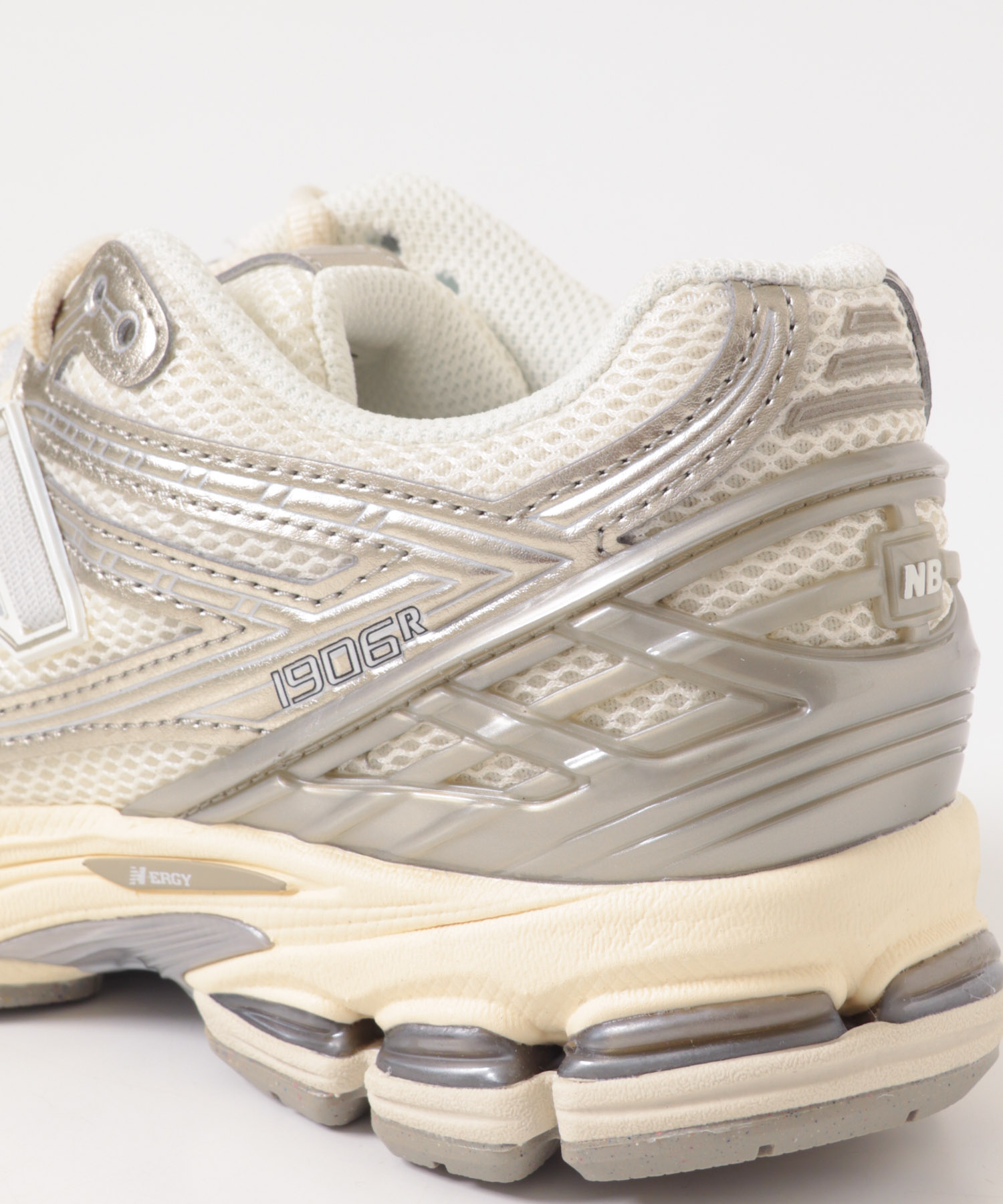 LIGHTBEIGE