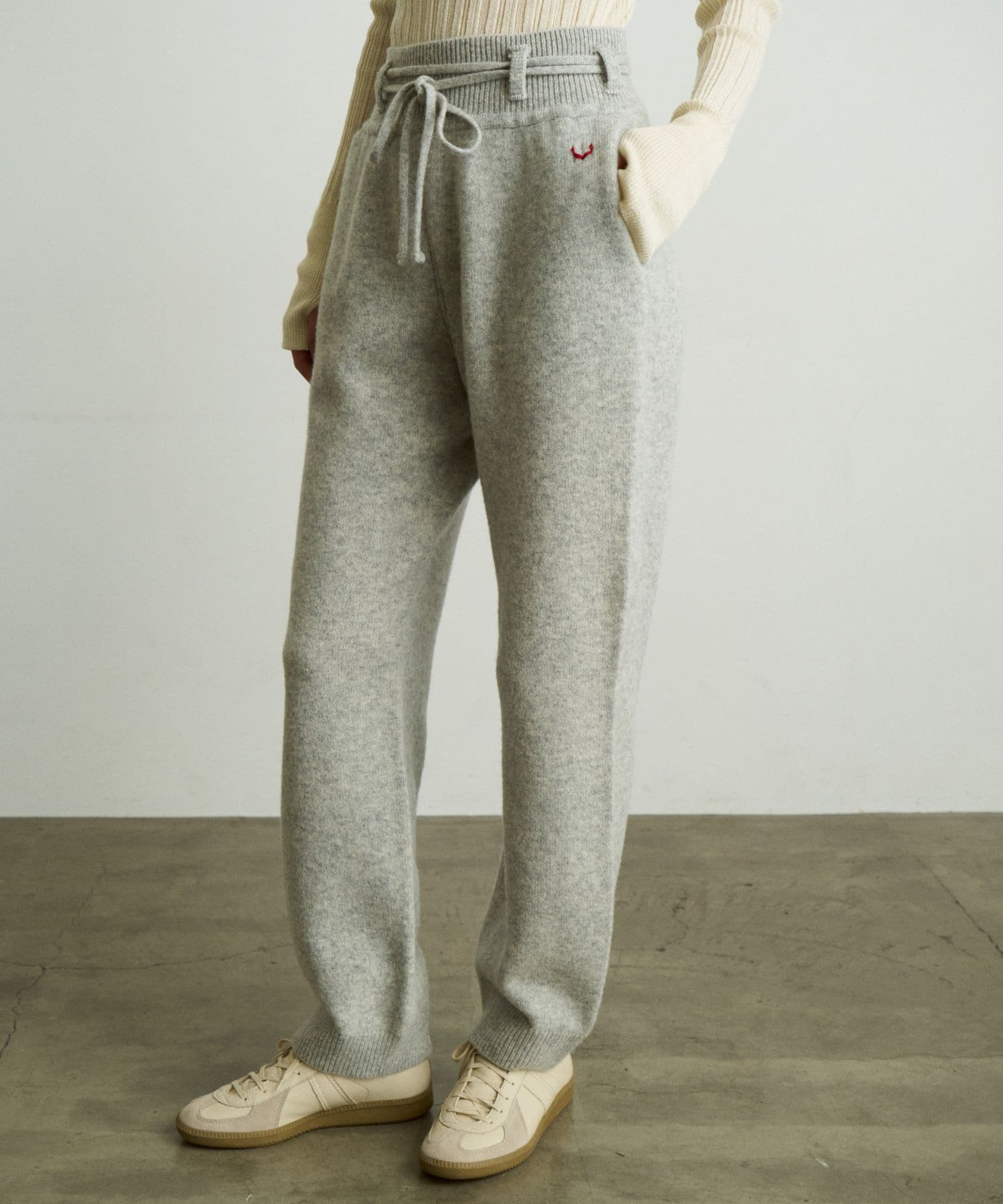 unfil　fine lambs wool pants