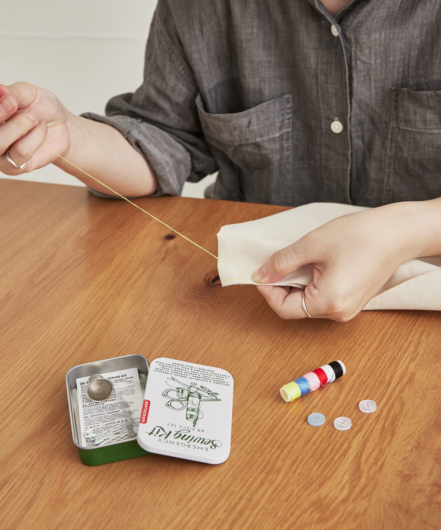 『WEB限定』KIKKERLAND　EMERGENCY SEWING KIT - -