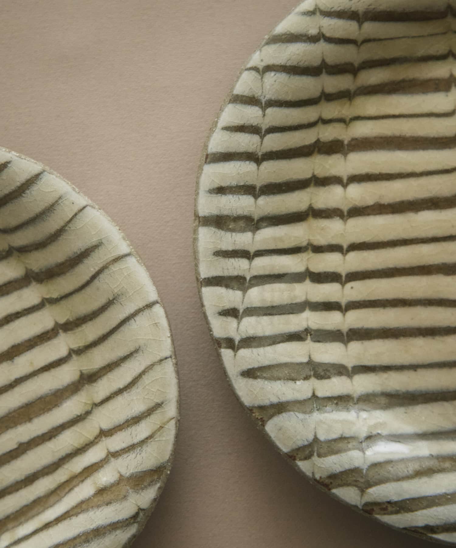 塩幡桃子　4寸プレート フェザーコーム － 4寸