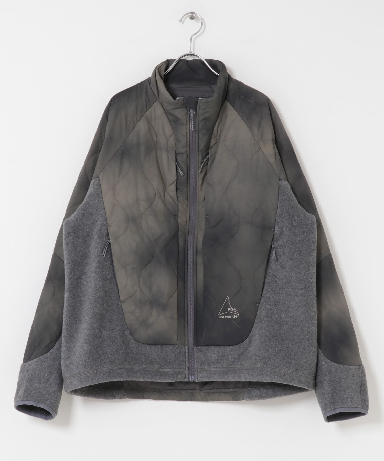 and wander　ROA quilting fleece jacket Gray M