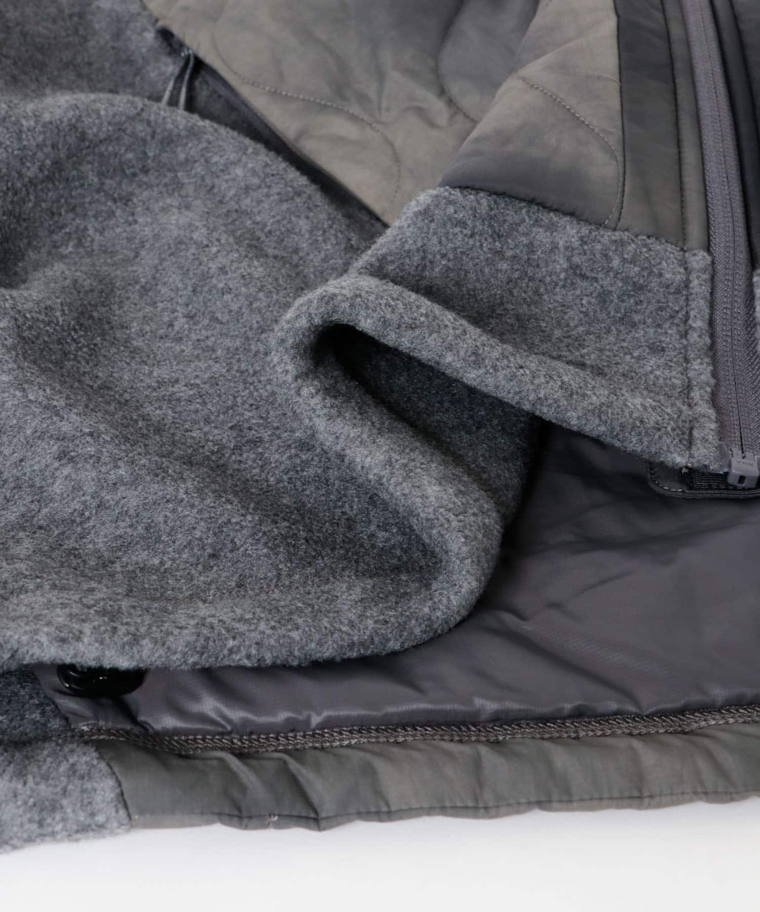 and wander　ROA quilting fleece jacket Gray M