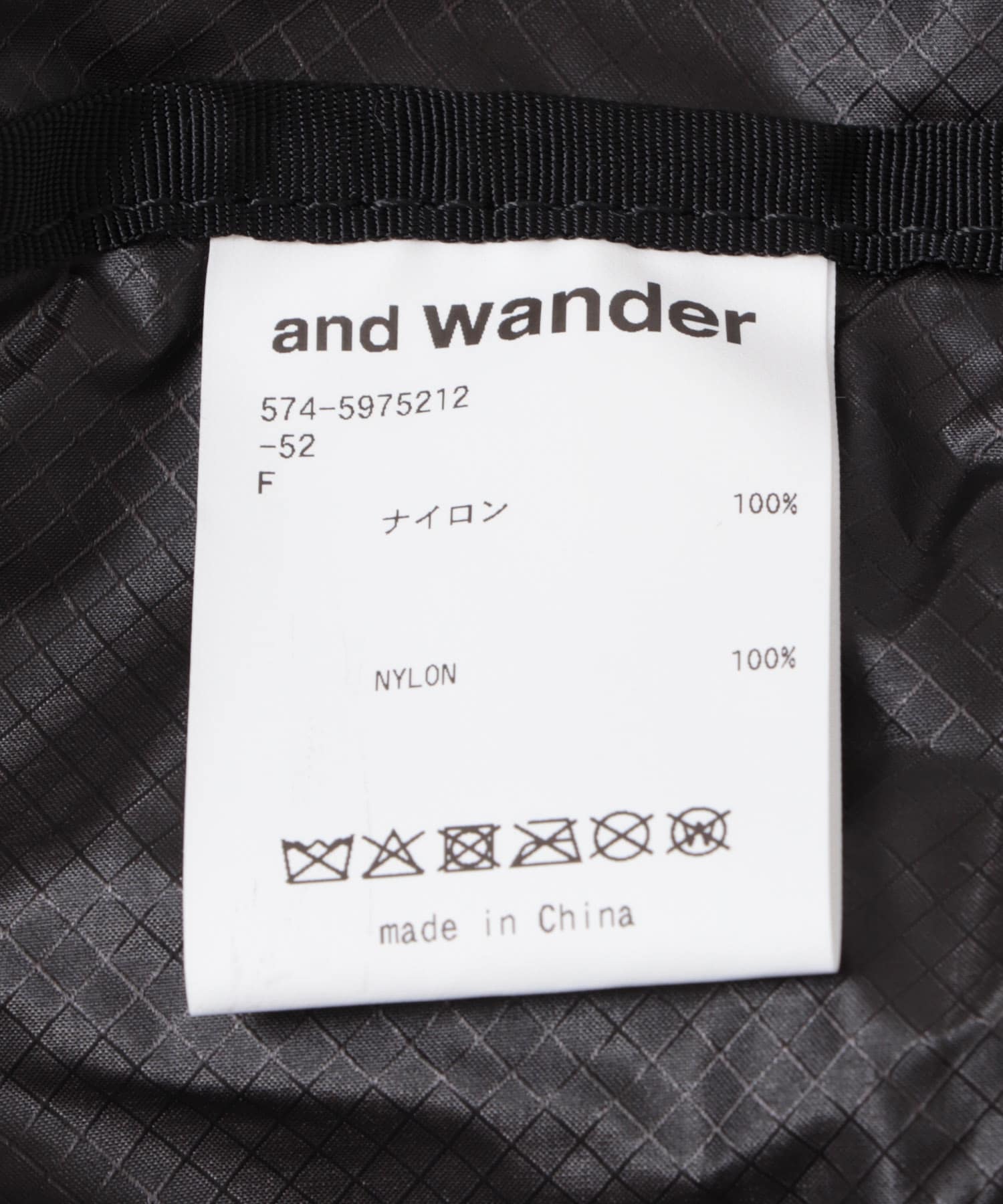 and wander　sil tote bag Black one