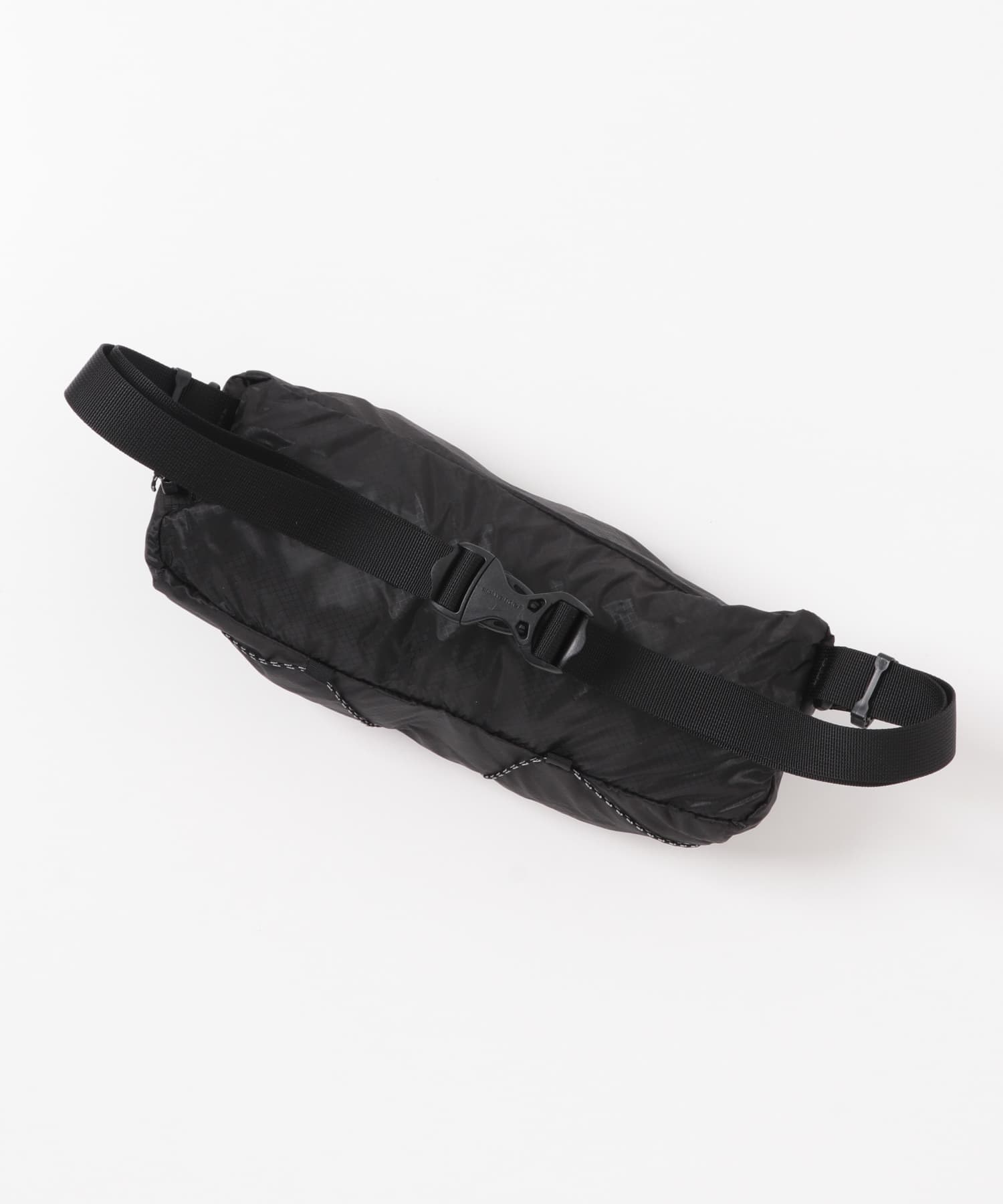and wander　sil waist bag Black one