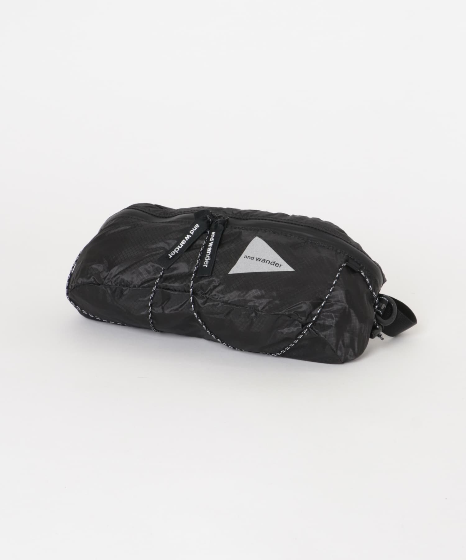 and wander　sil waist bag Black one