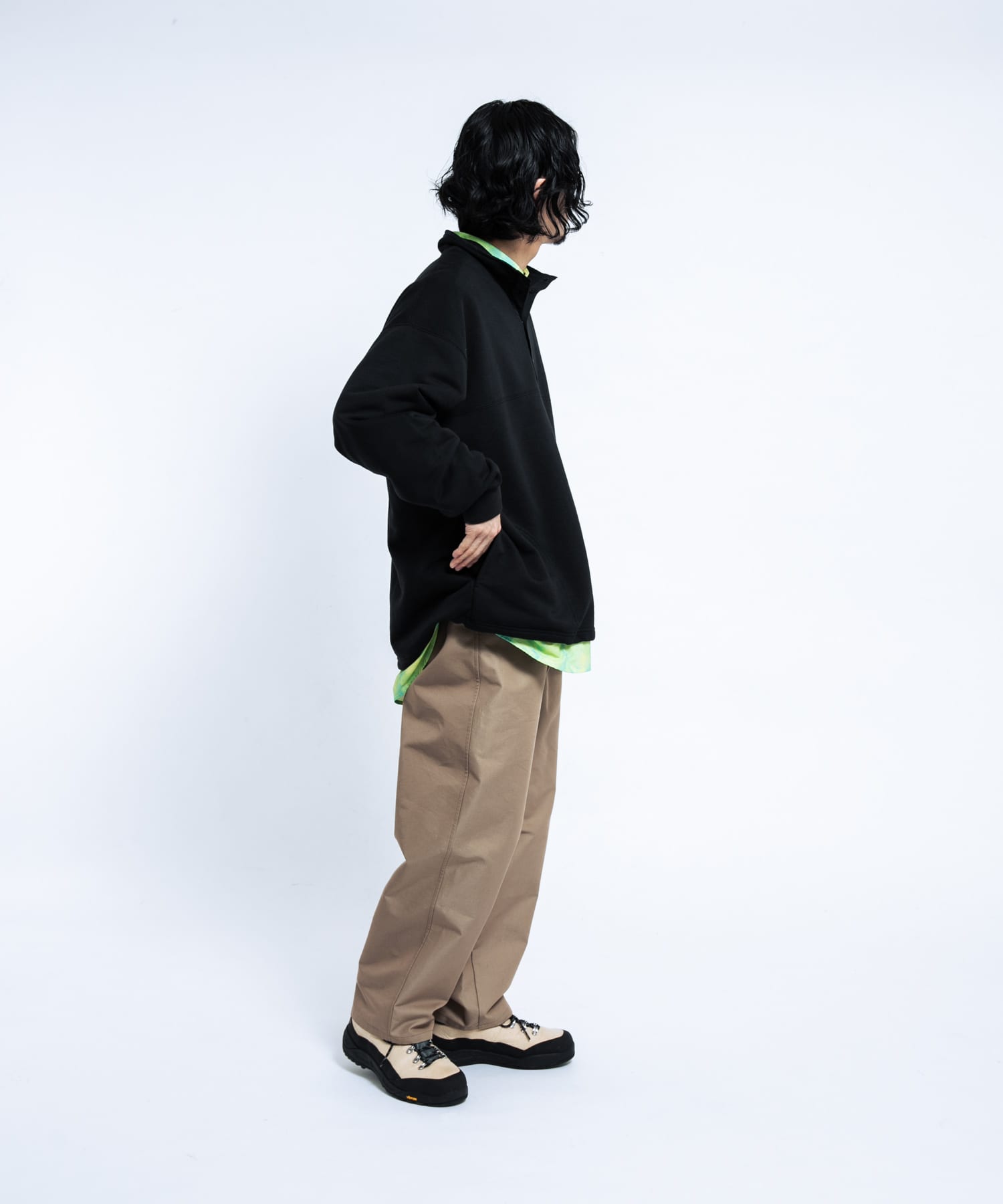 ブラック
