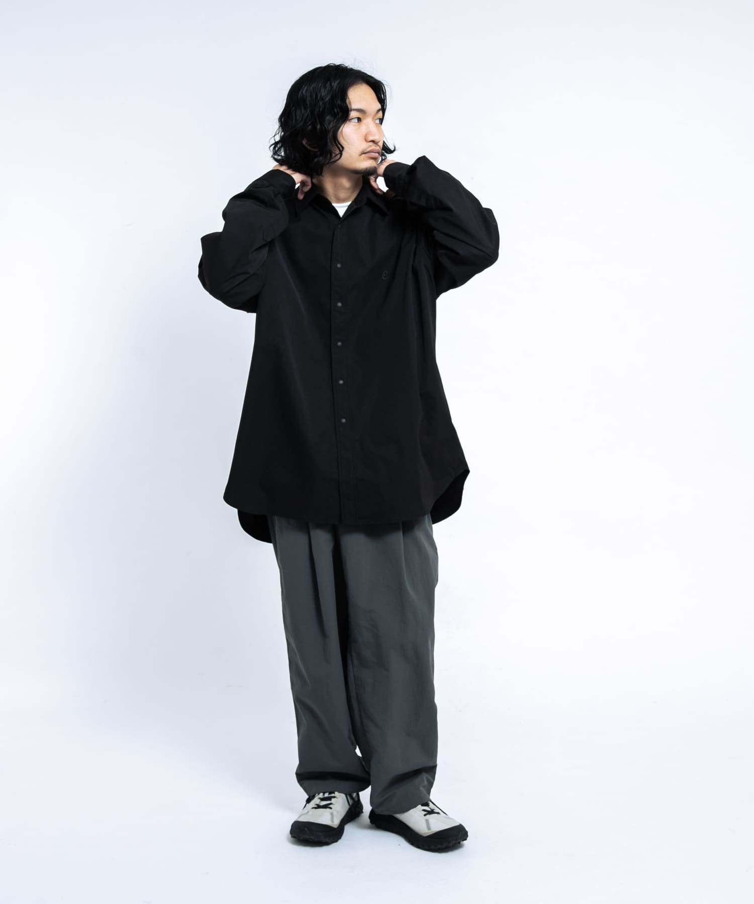 ブラック