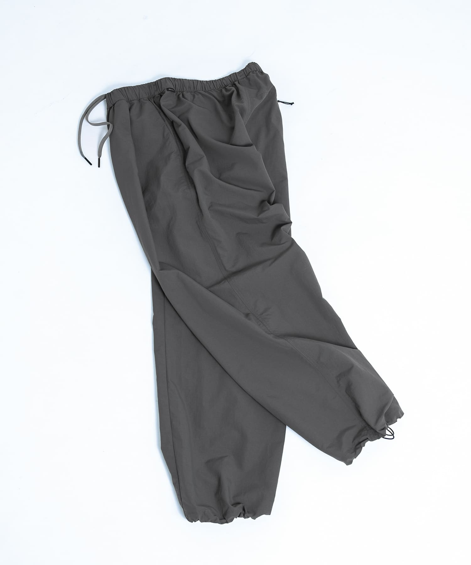 『UR TECH』ナイロンタッサートラウザー グラファイト S