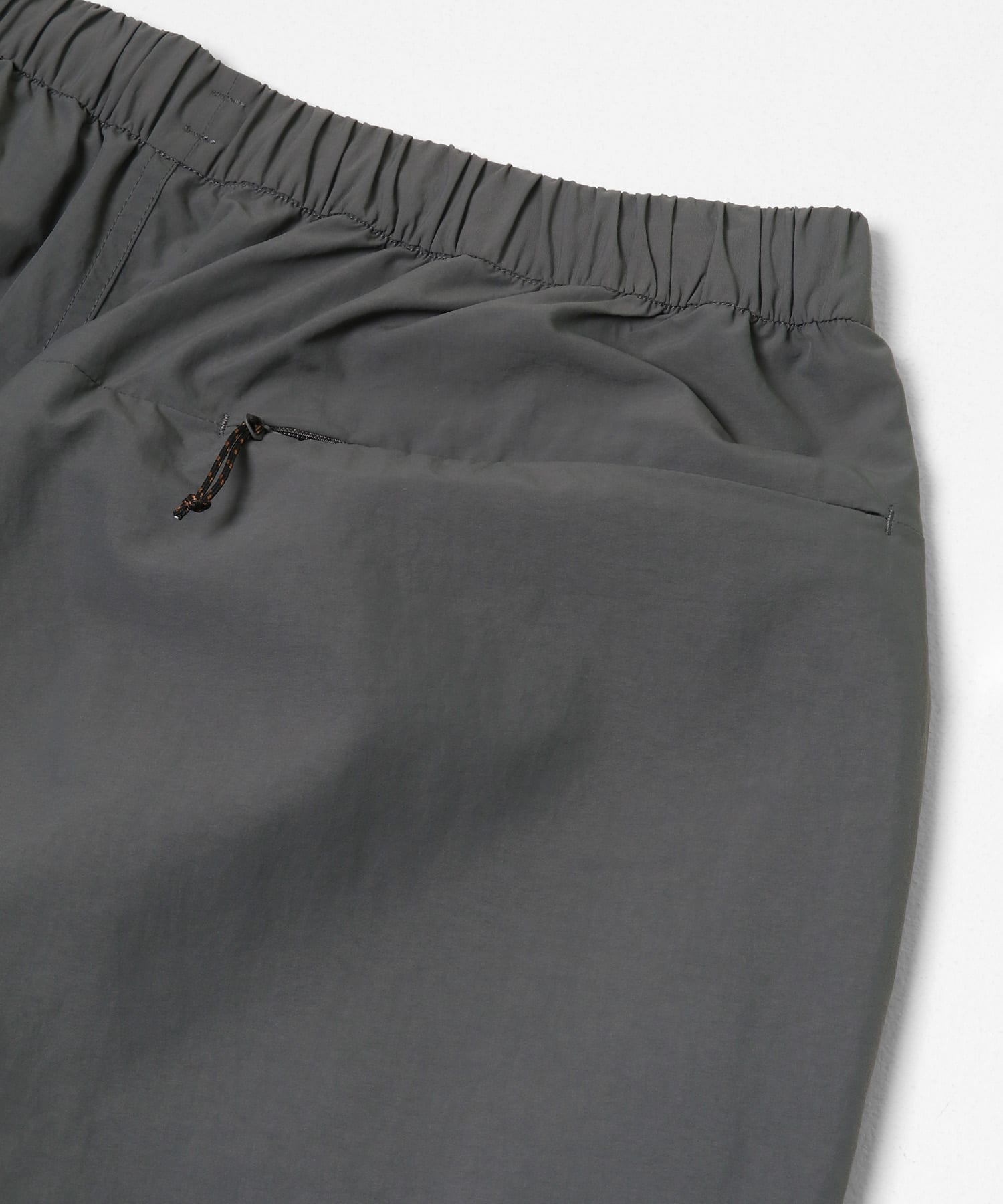 『UR TECH』ナイロンタッサートラウザー グラファイト S