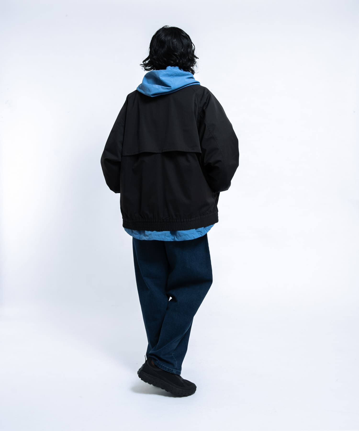 ブラック