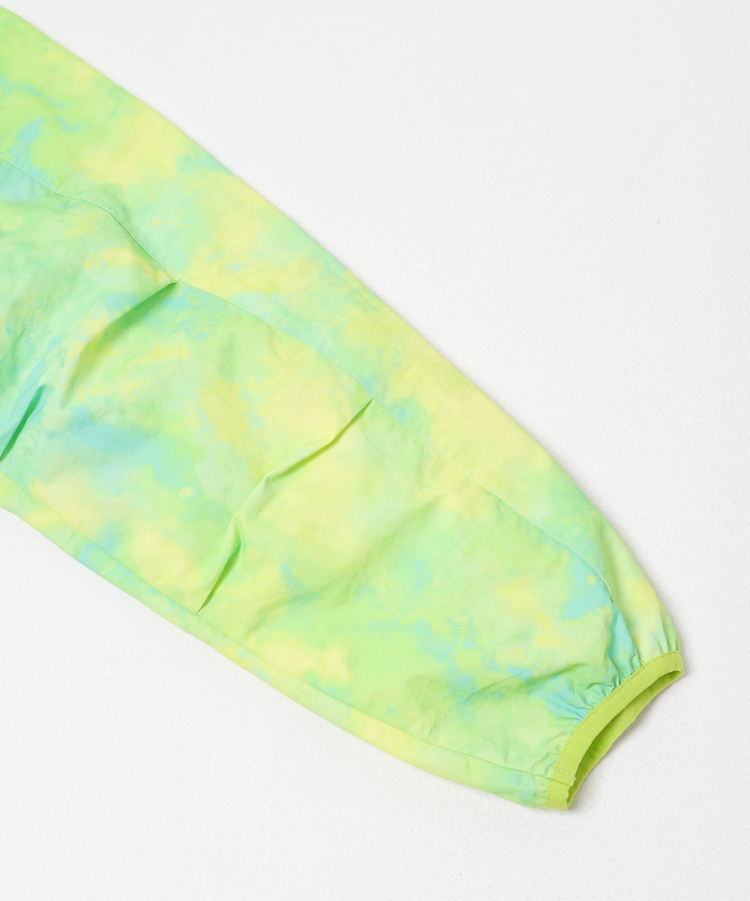 『UR TECH』ナイロンタッサ－ZIP カーディガン レイクサンリーフ One